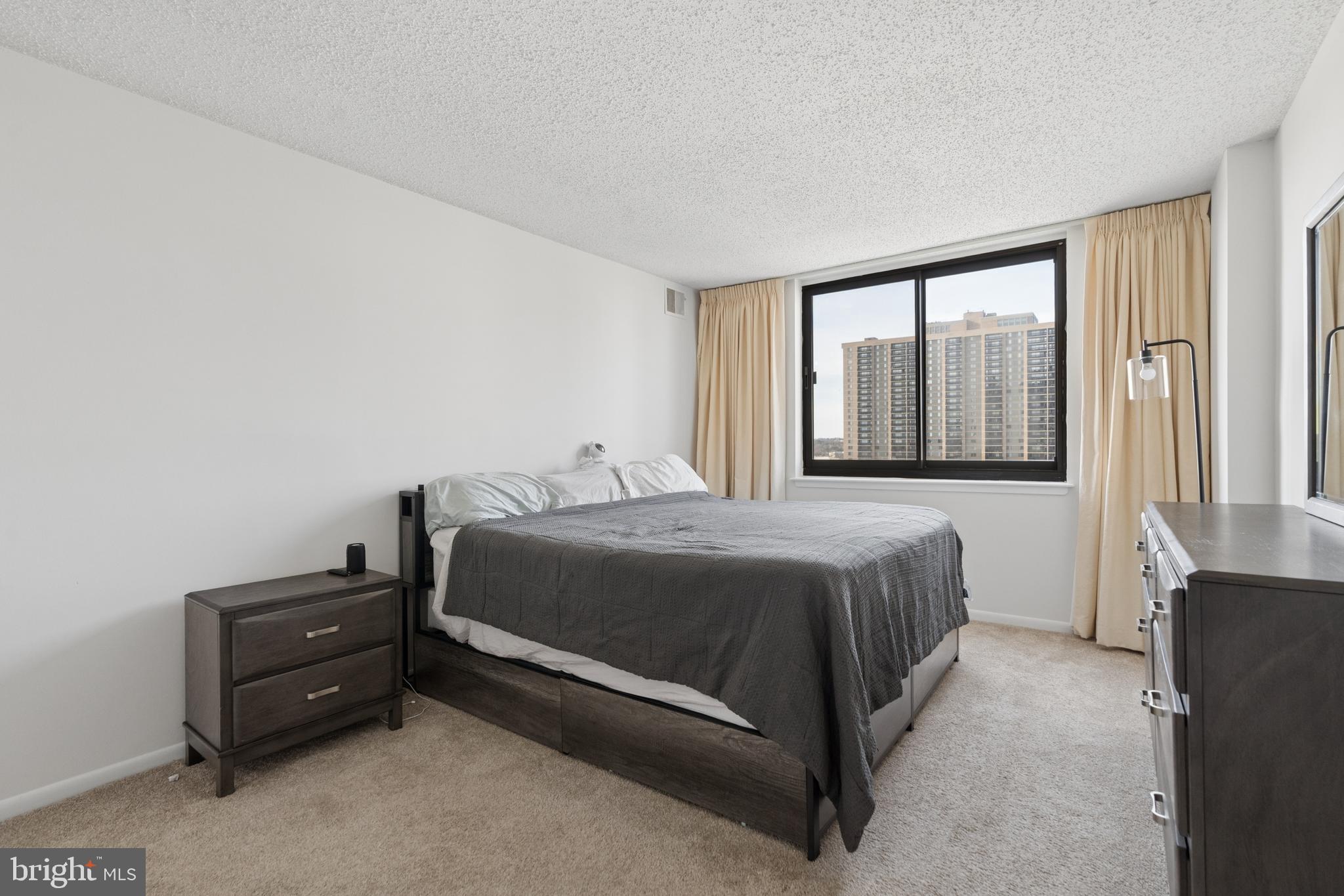 SKYLINE SQUARE CONDO - Residential