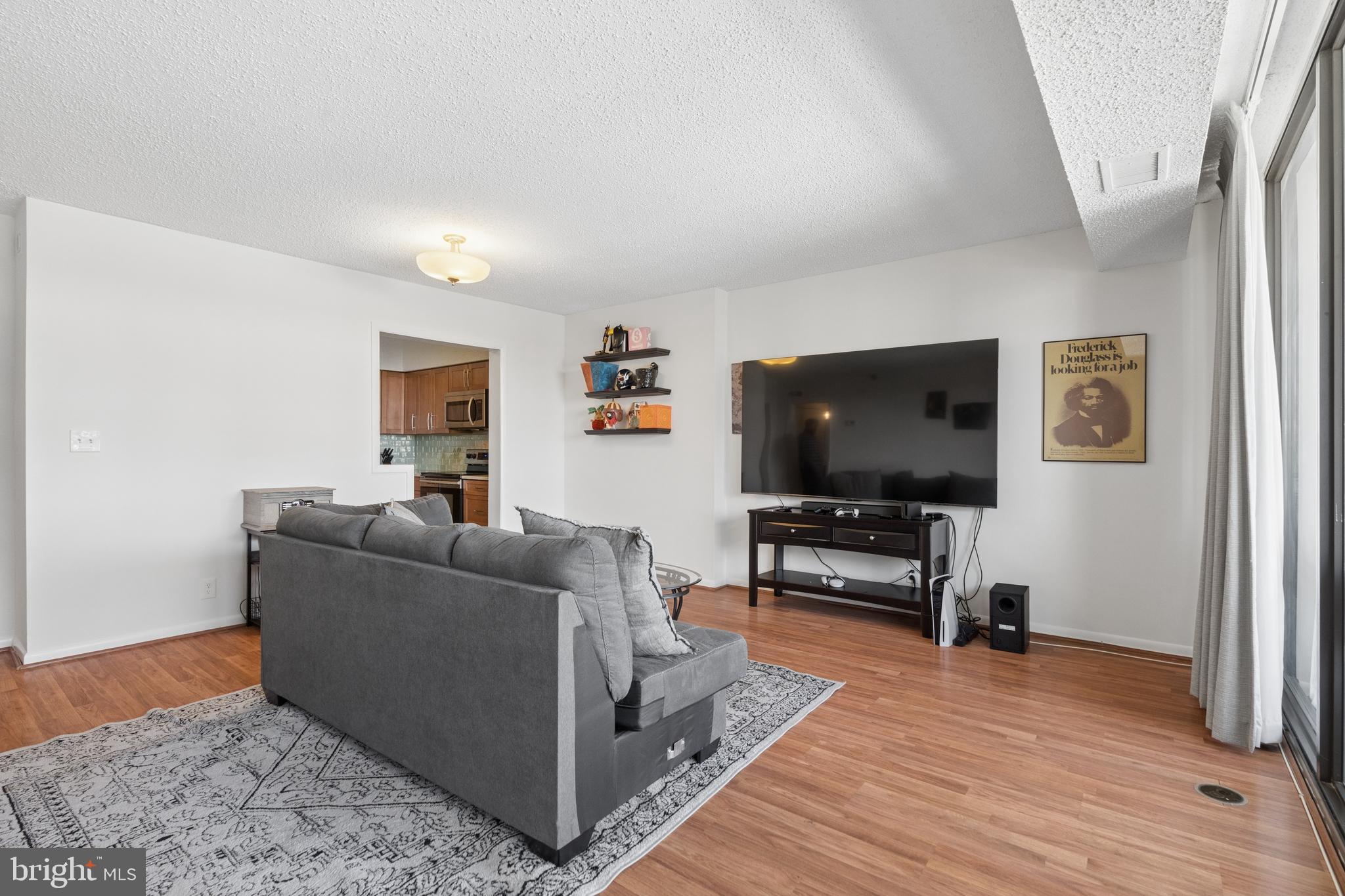 SKYLINE SQUARE CONDO - Residential