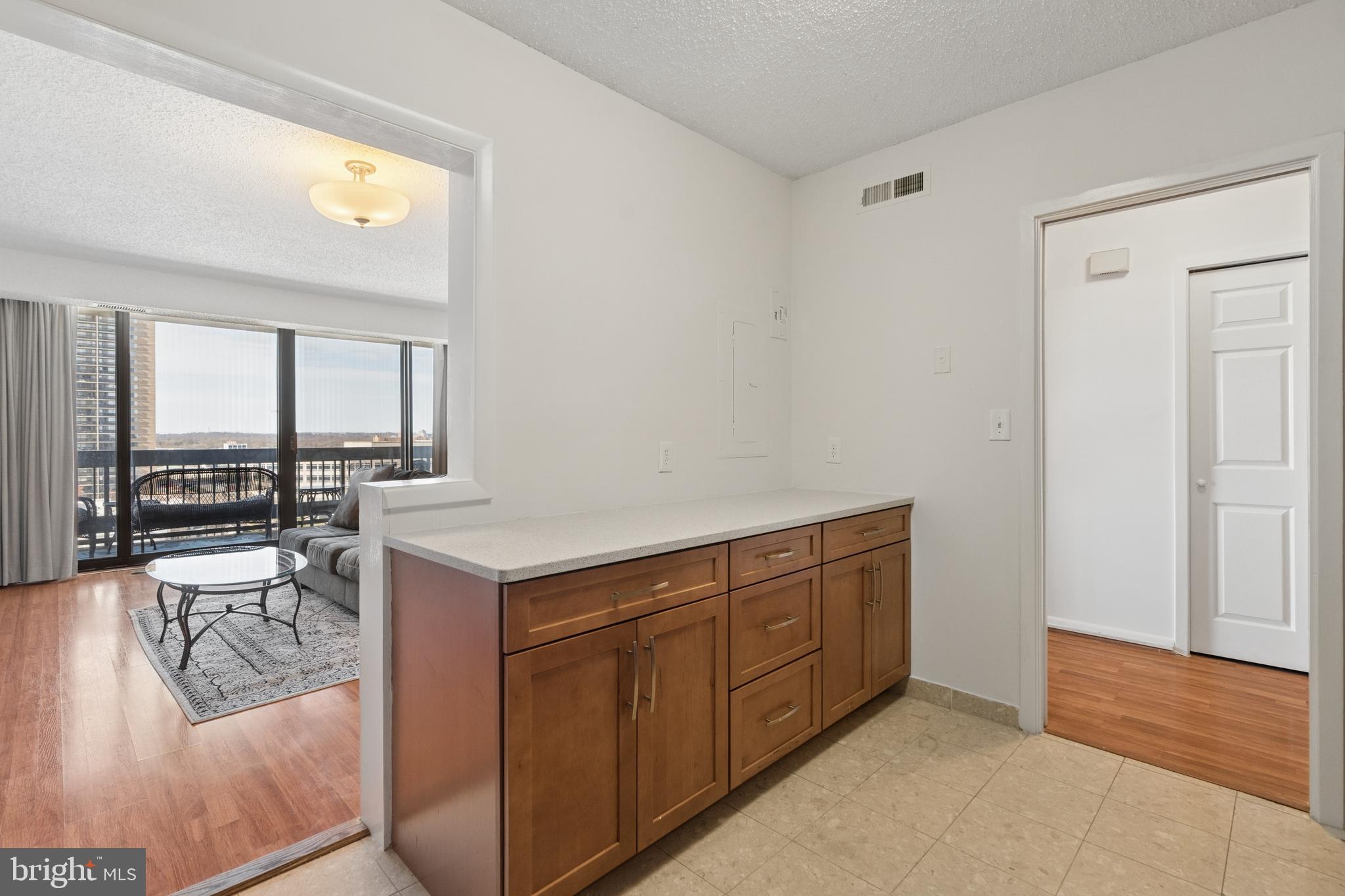 SKYLINE SQUARE CONDO - Residential