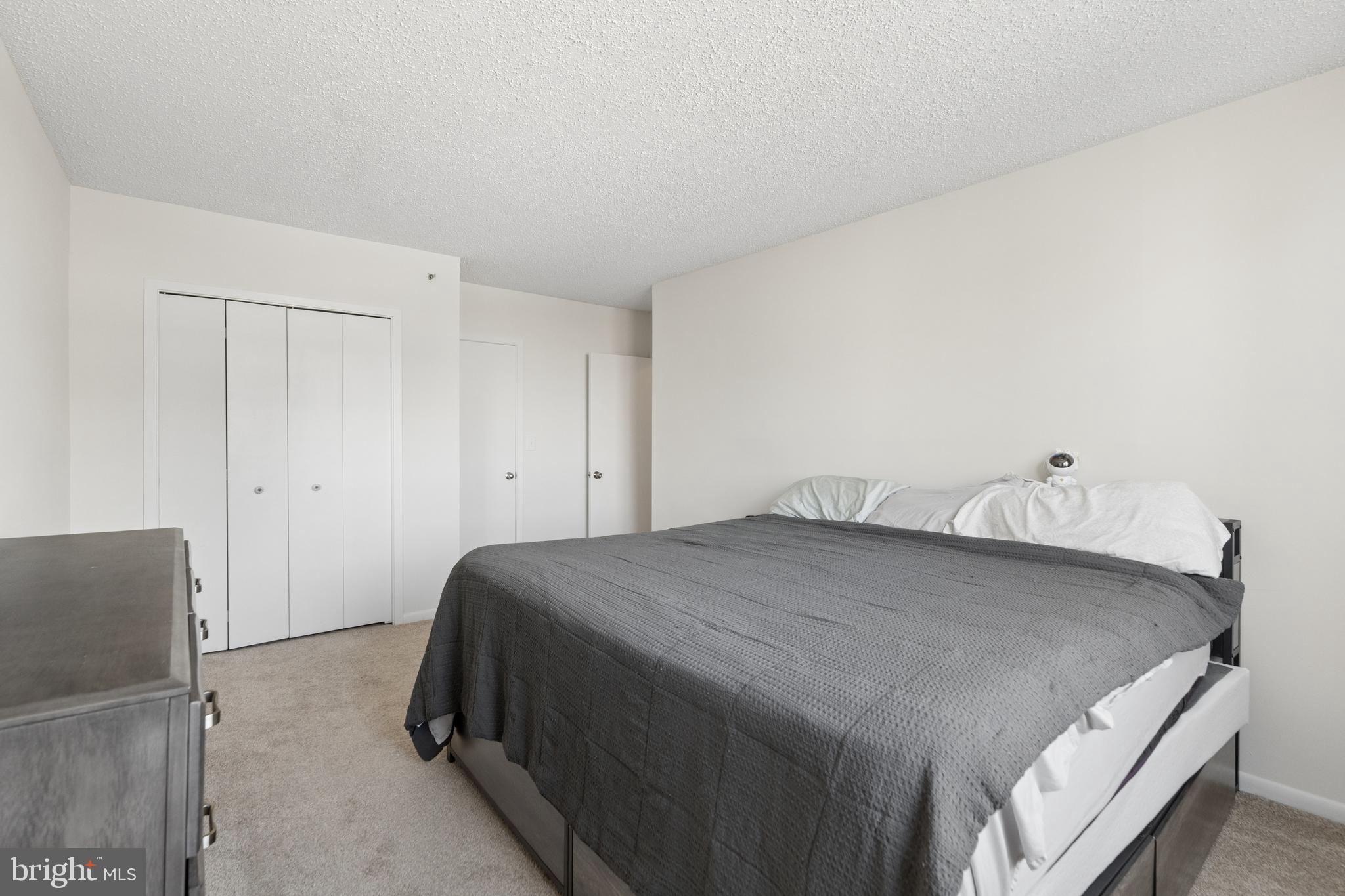 SKYLINE SQUARE CONDO - Residential