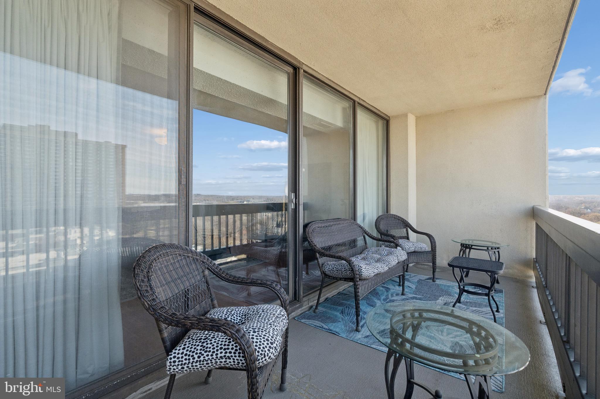 SKYLINE SQUARE CONDO - Residential