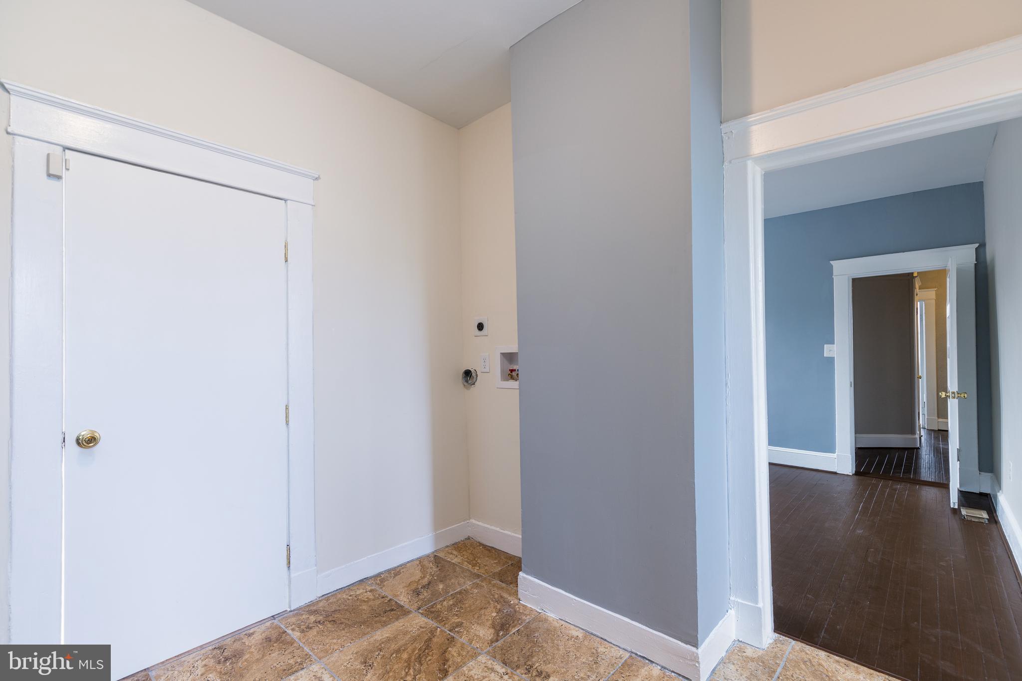 WINDSOR HILLS - Residential