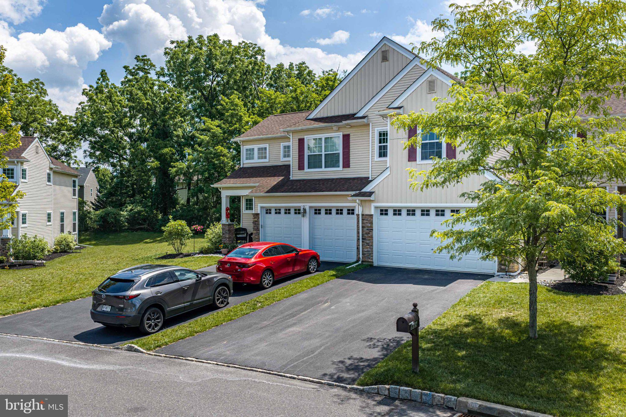 889 IRON LANE