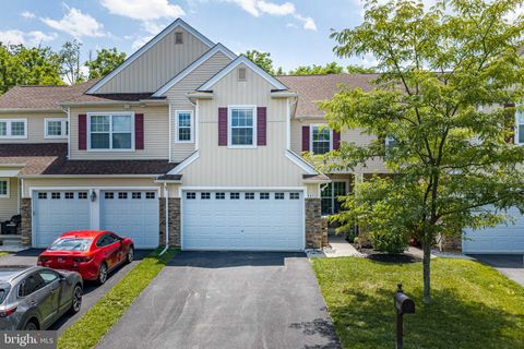 Townhouse For Sale - 889 Iron Lane<br/> Northampton County, EASTON, PA 18040