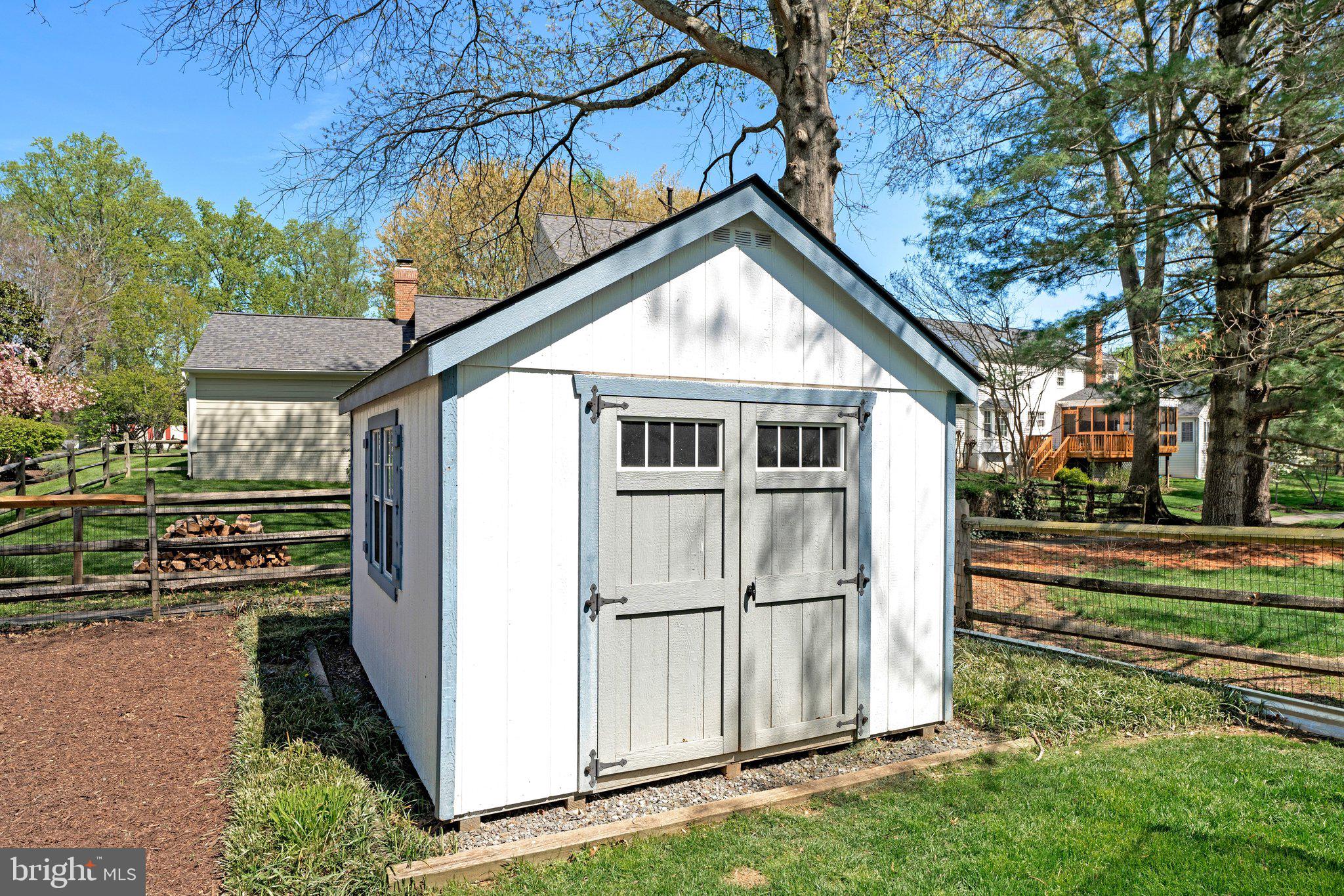 BURKE CENTRE - Residential