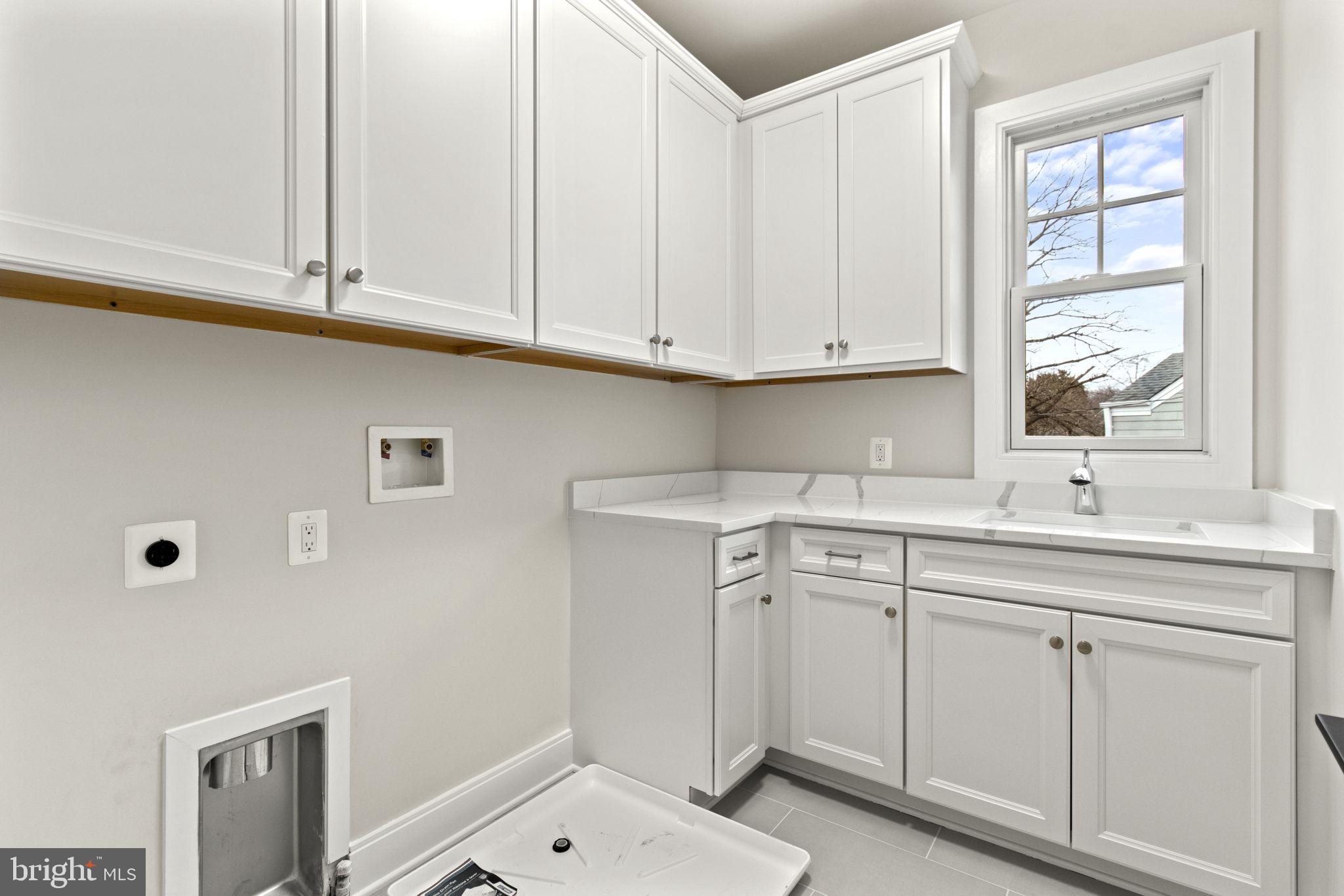 AYRLAWN - Residential