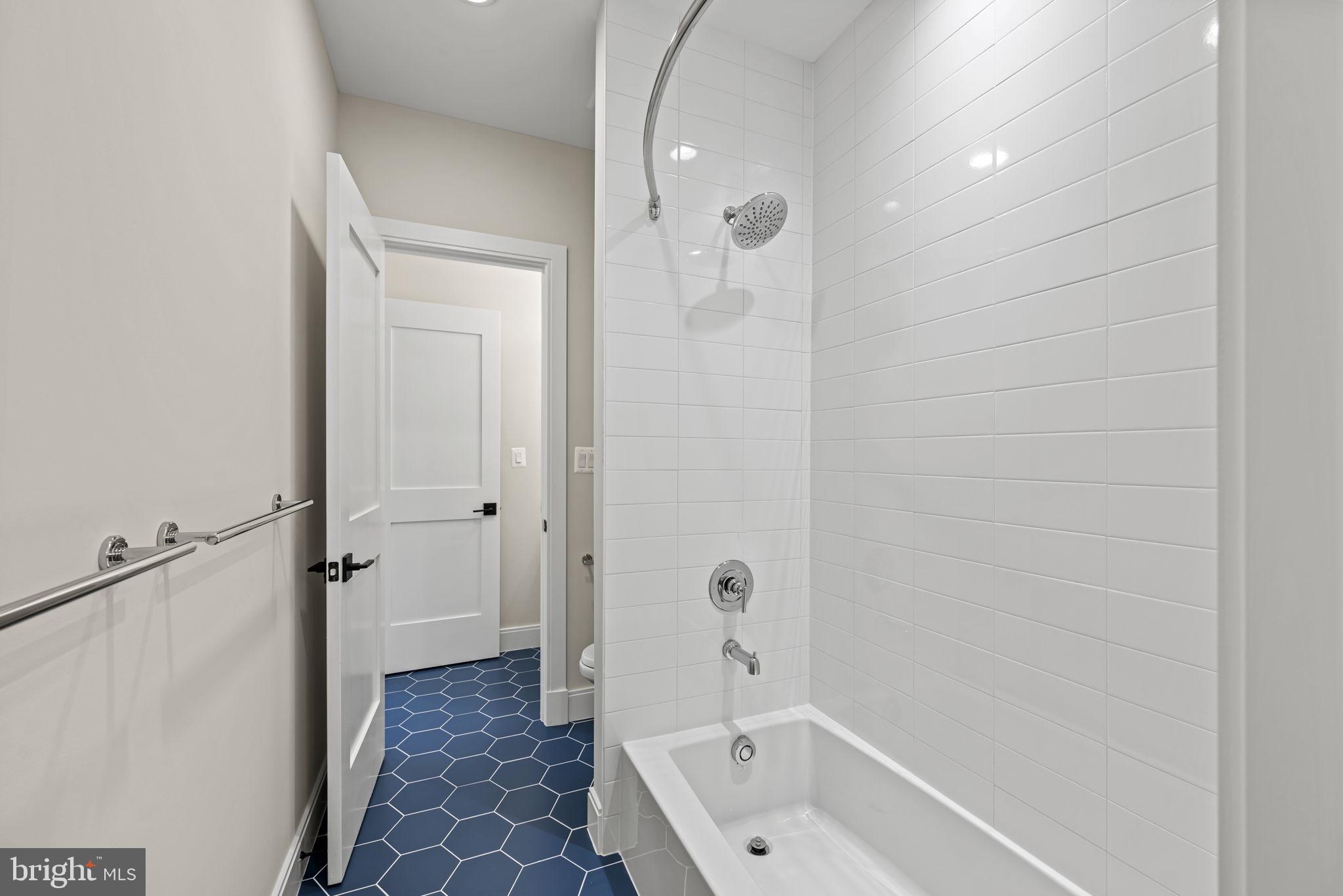 AYRLAWN - Residential