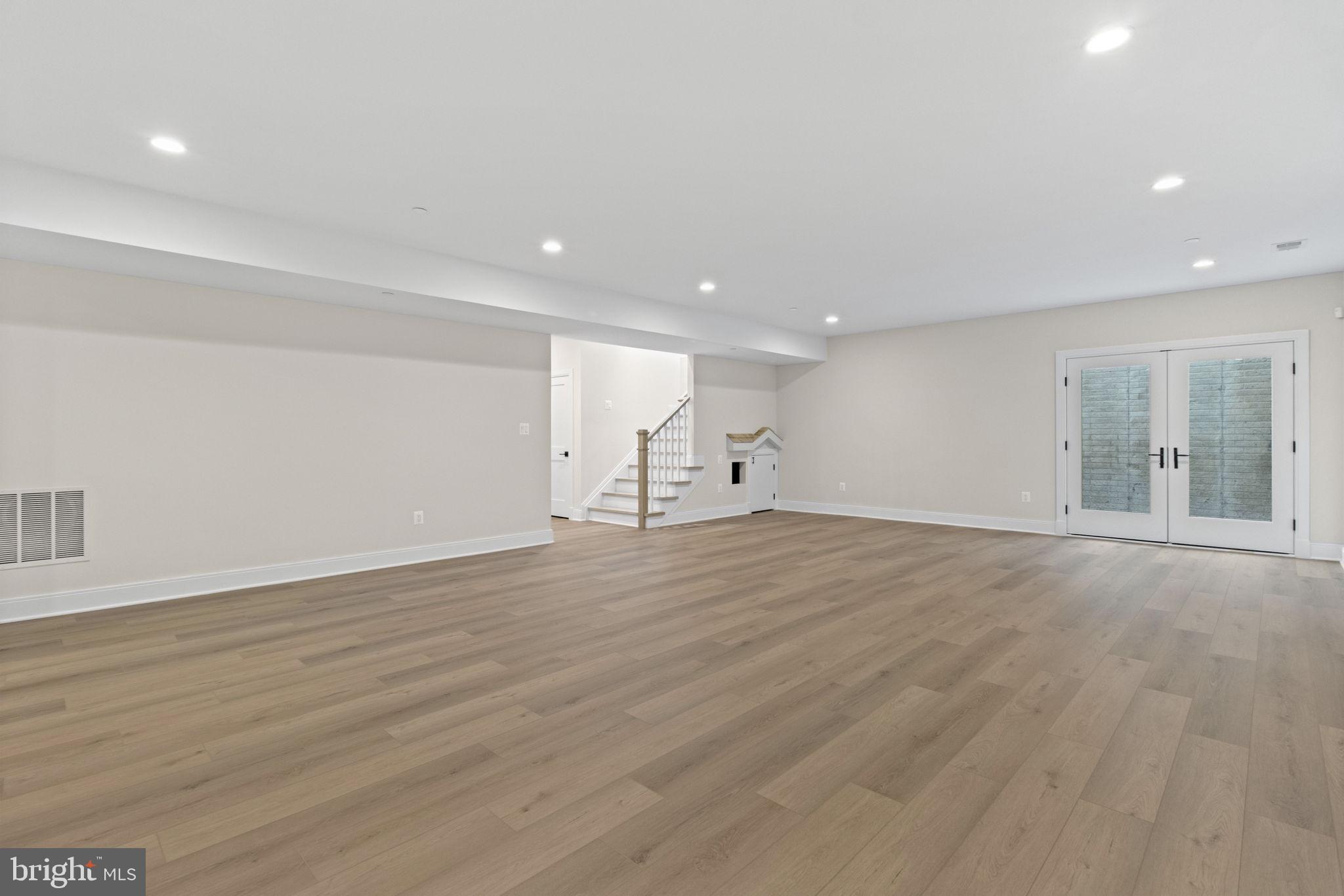 AYRLAWN - Residential