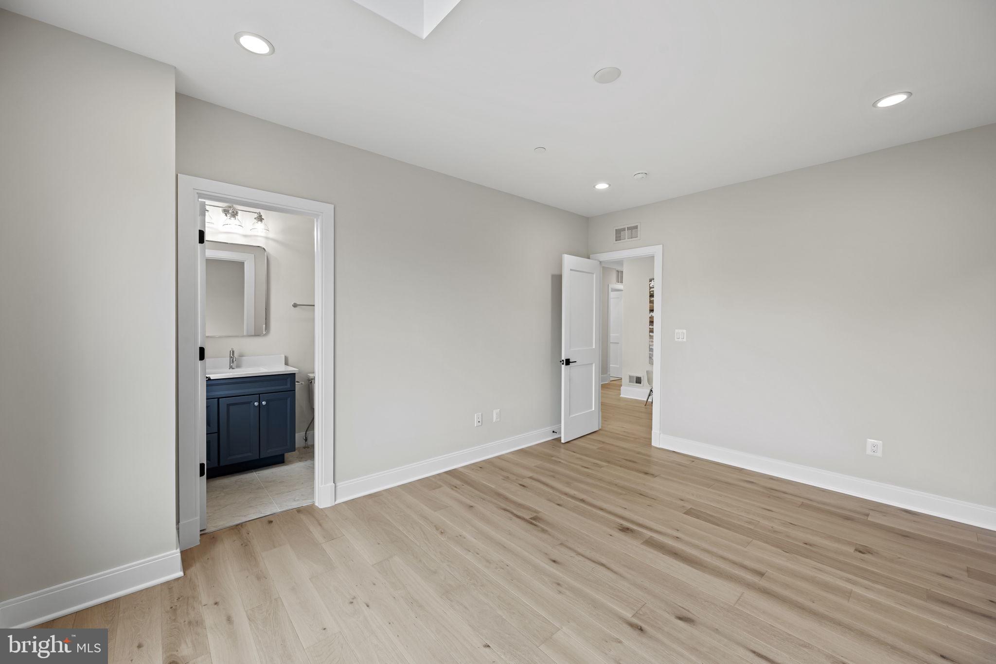 AYRLAWN - Residential