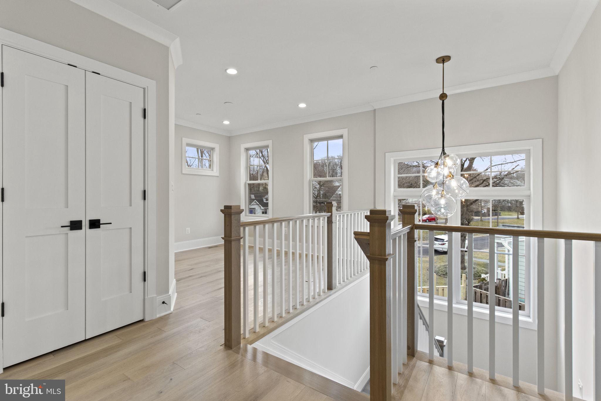 AYRLAWN - Residential