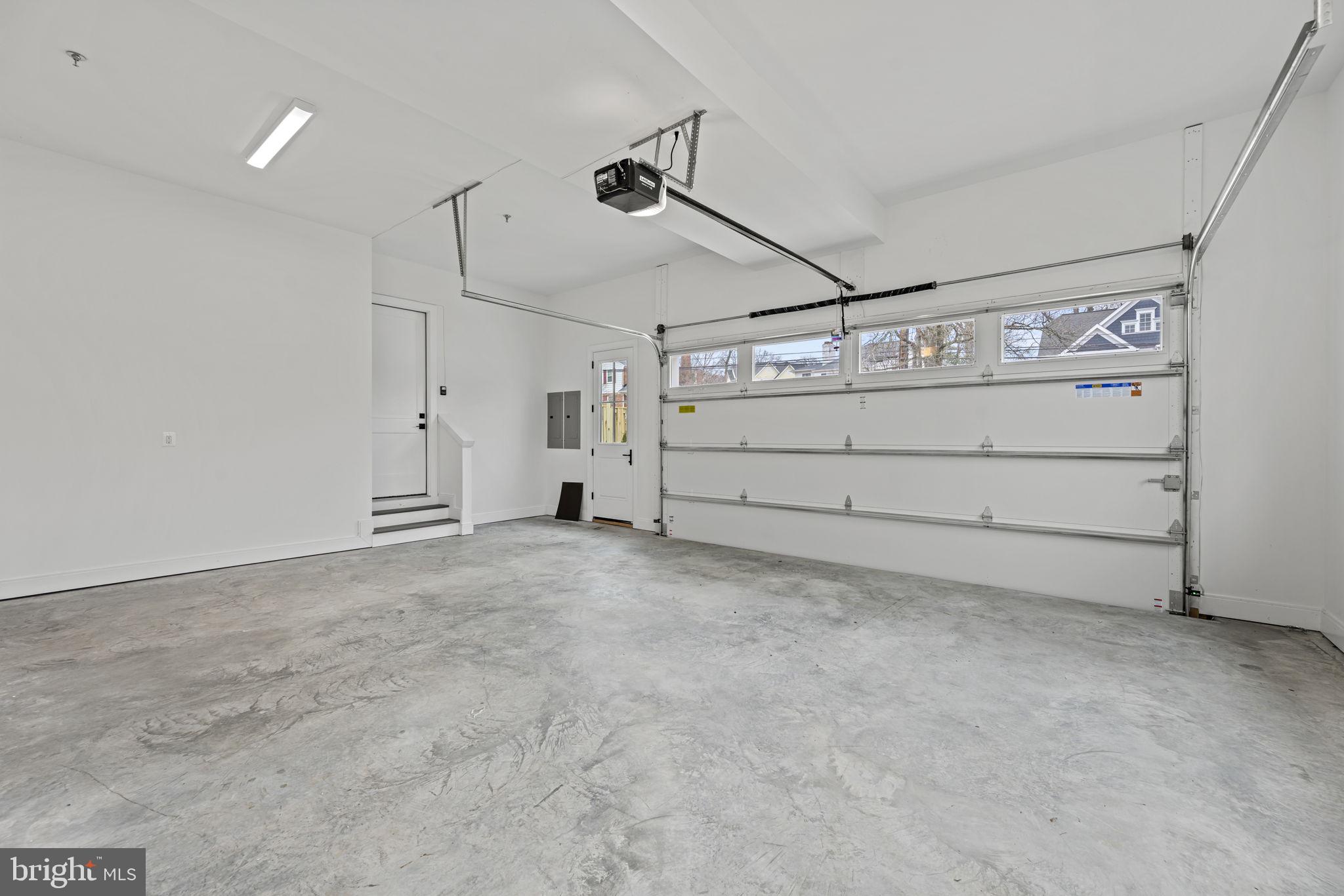 AYRLAWN - Residential