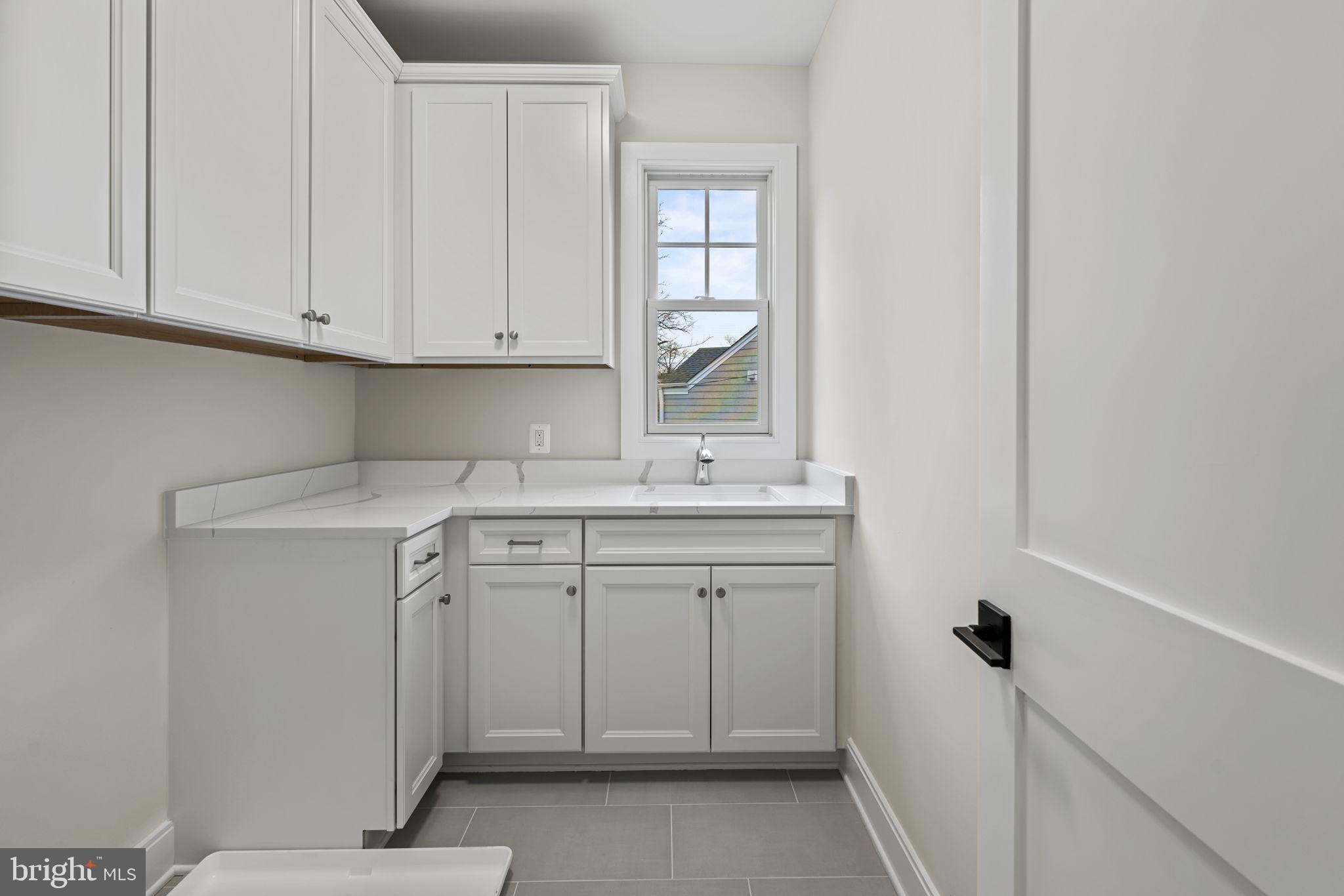 AYRLAWN - Residential