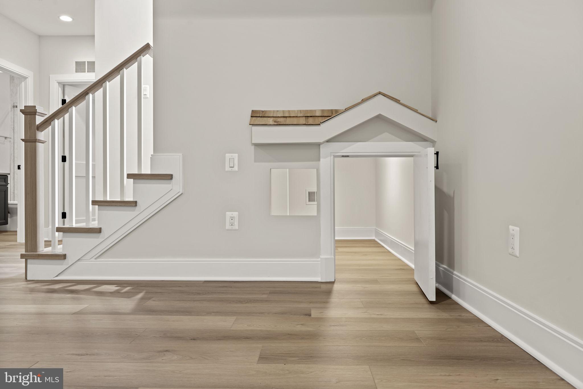 AYRLAWN - Residential