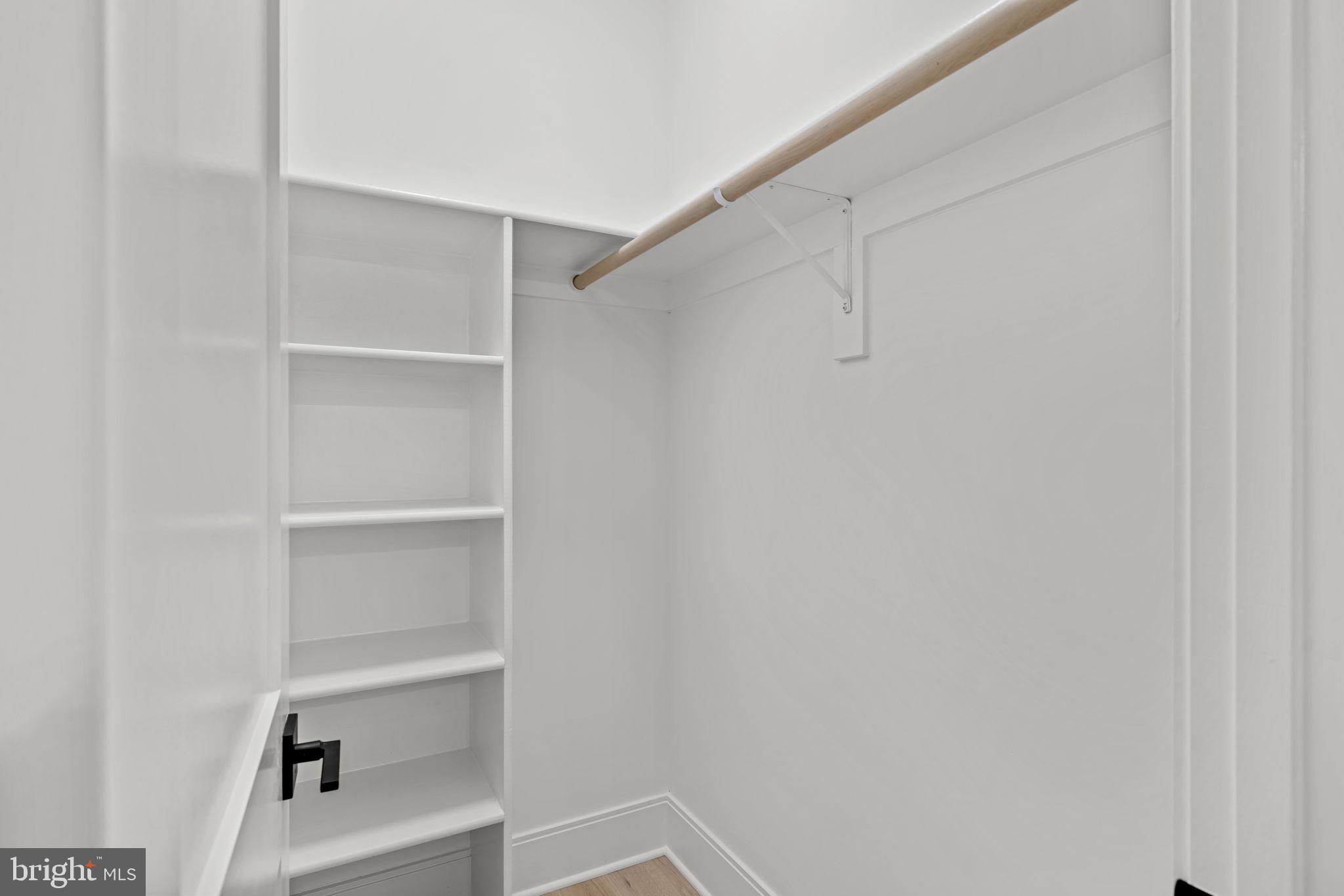 AYRLAWN - Residential