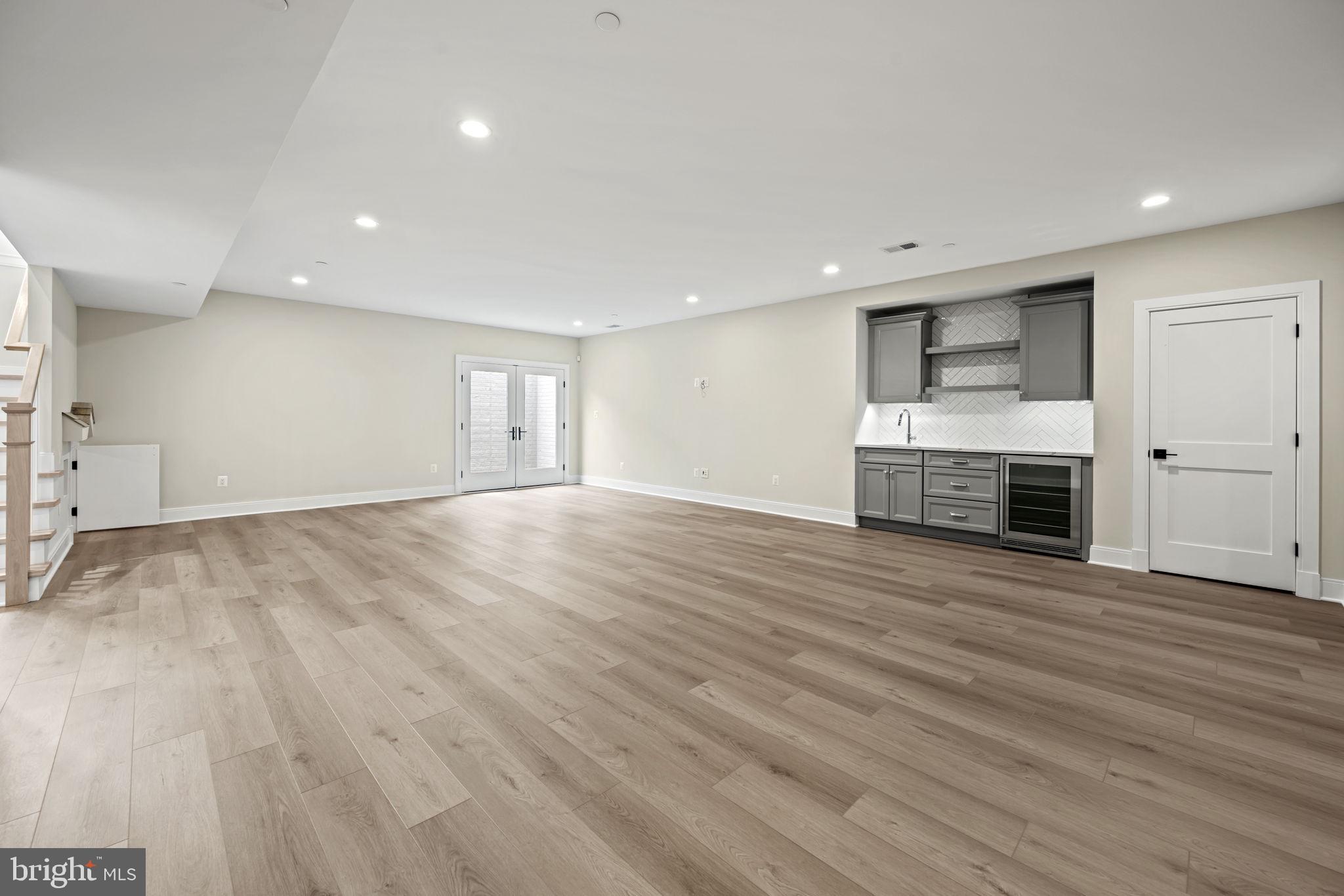 AYRLAWN - Residential