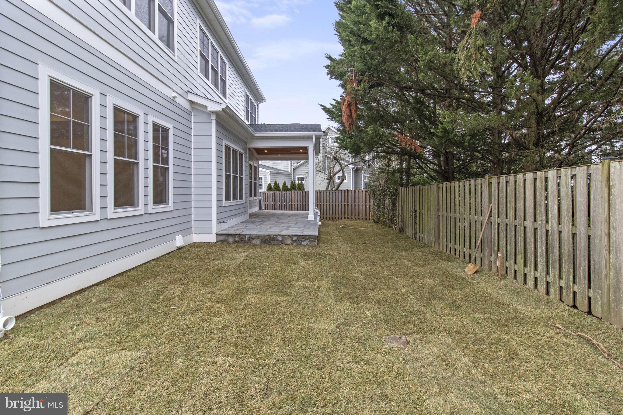 AYRLAWN - Residential