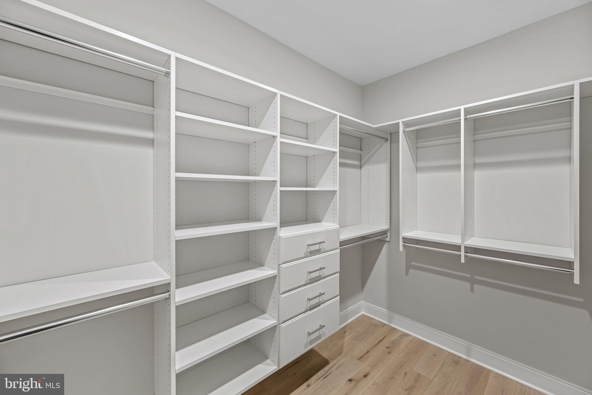 AYRLAWN - Residential