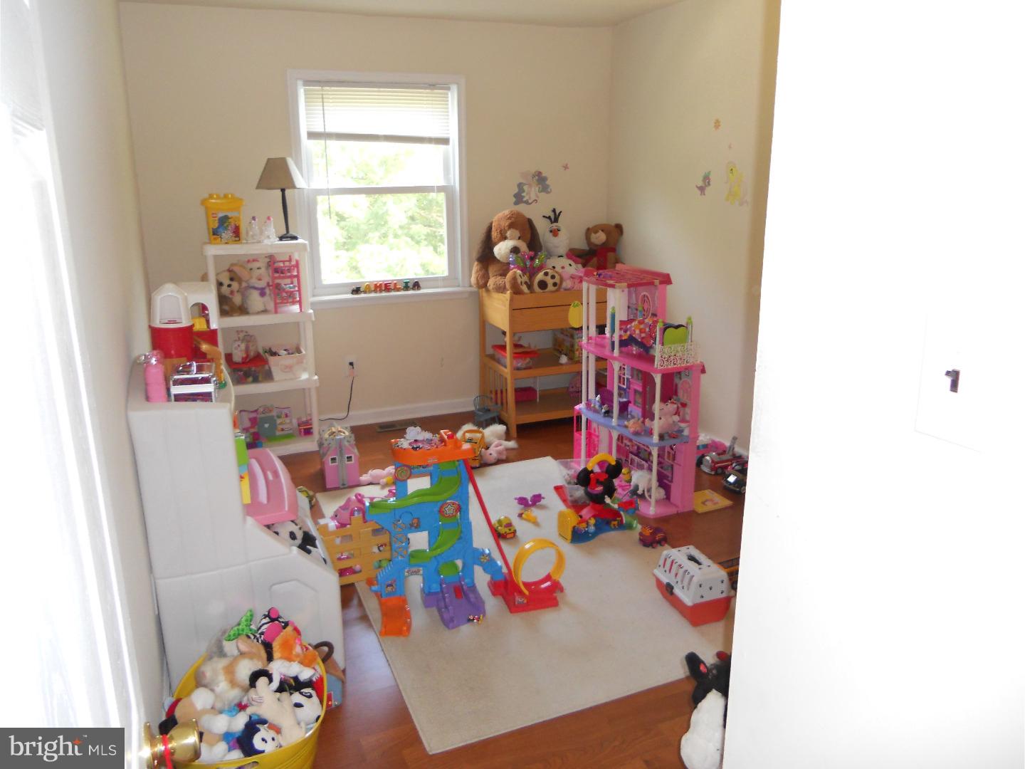 LAFAYETTE HILL - Residential Lease