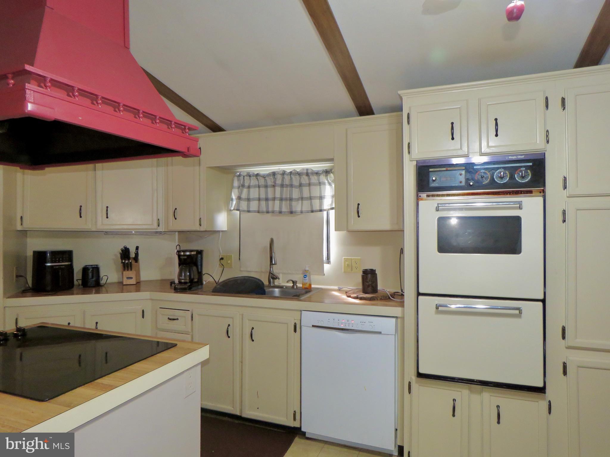 2379 RIVER ROAD 23