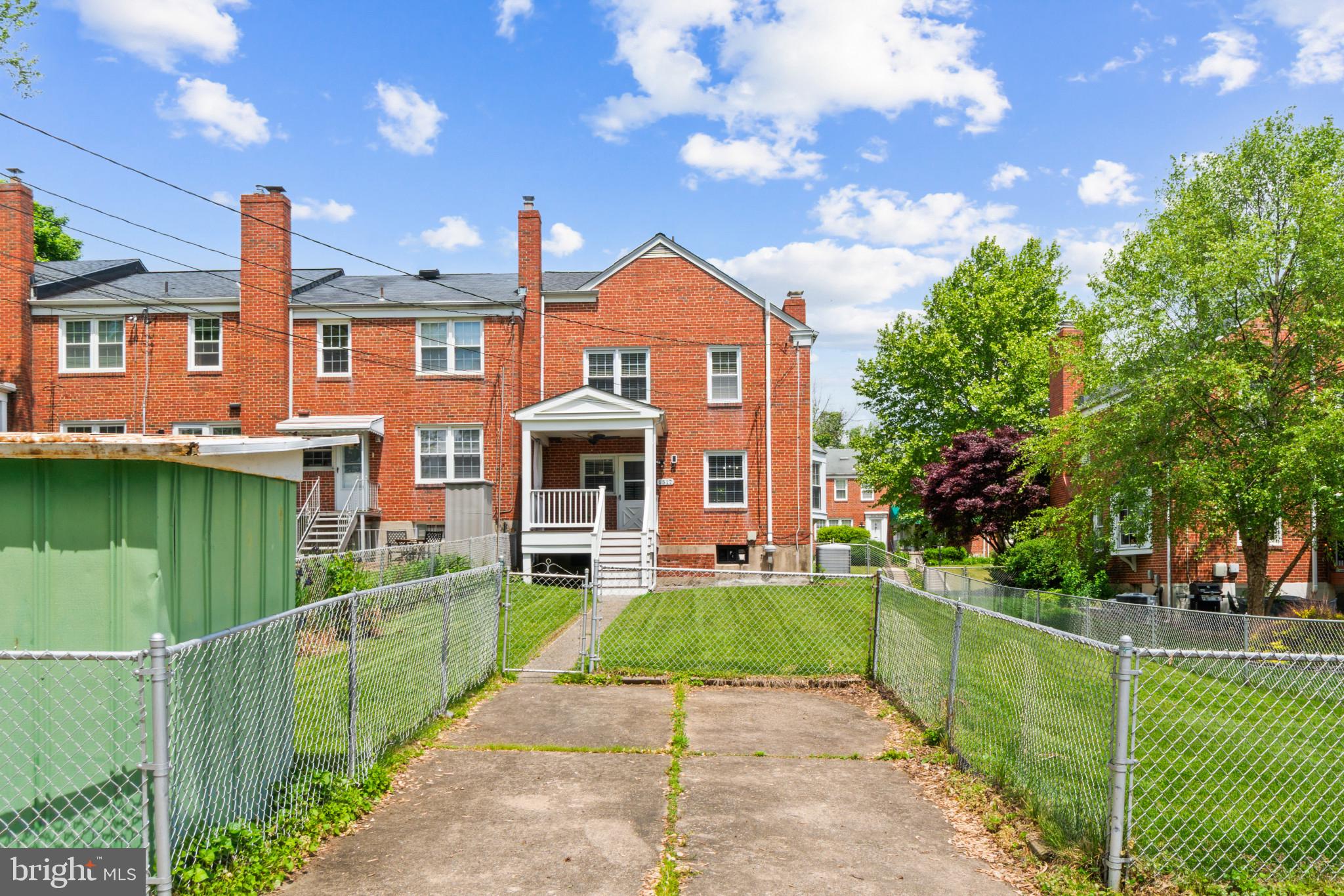 LOCH RAVEN MANOR - Residential