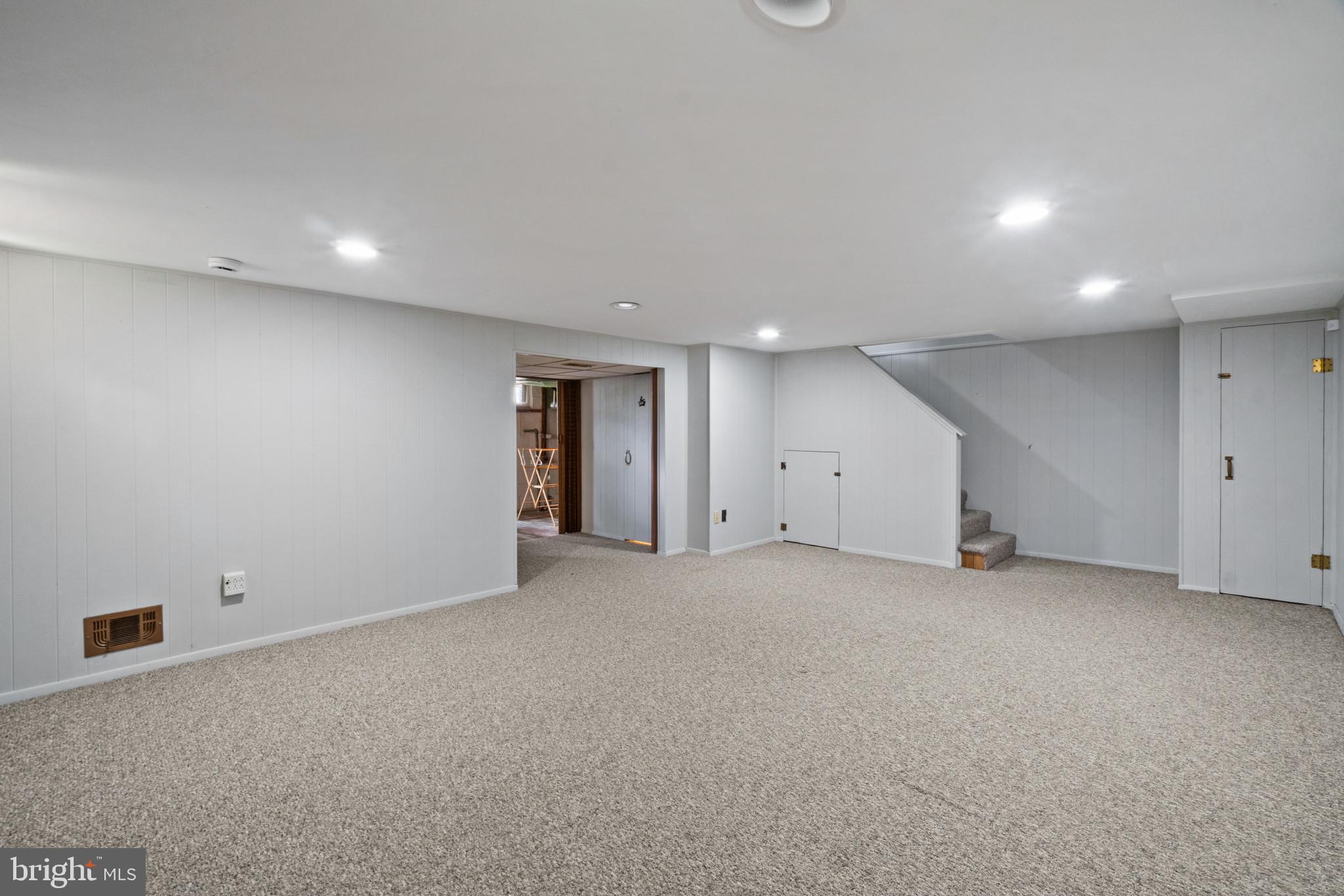LOCH RAVEN MANOR - Residential