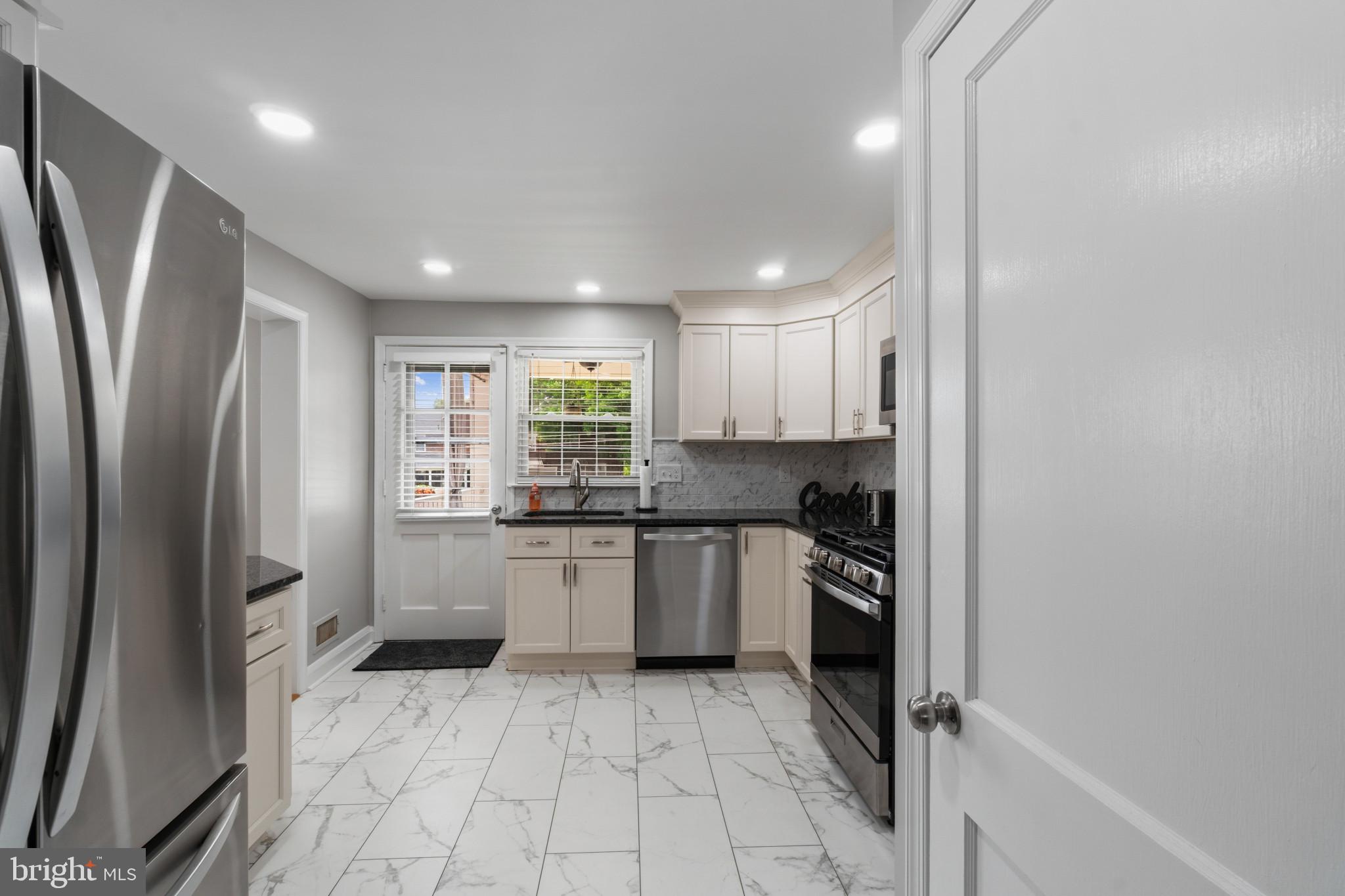 LOCH RAVEN MANOR - Residential