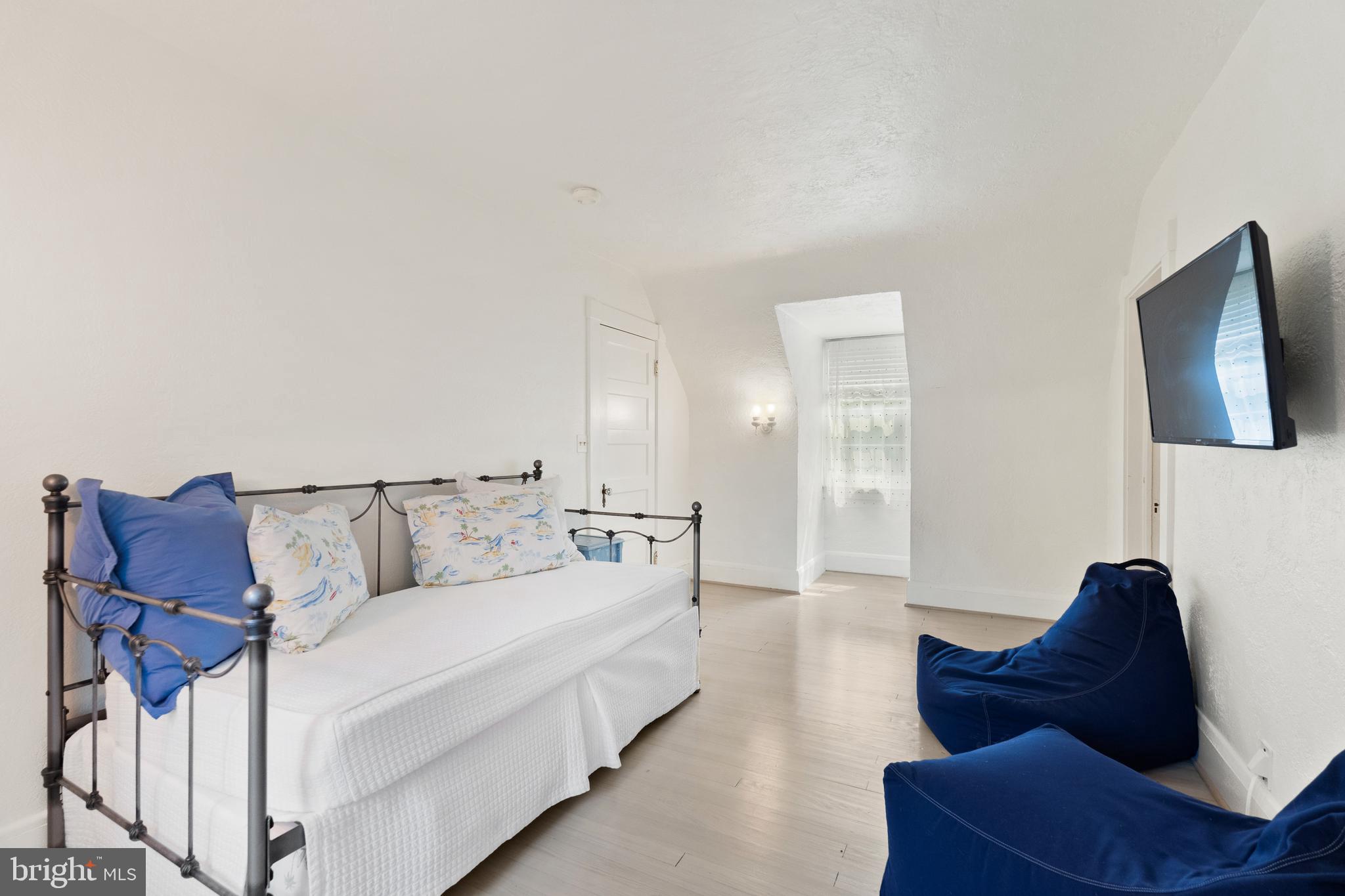 GIBSON ISLAND - Residential