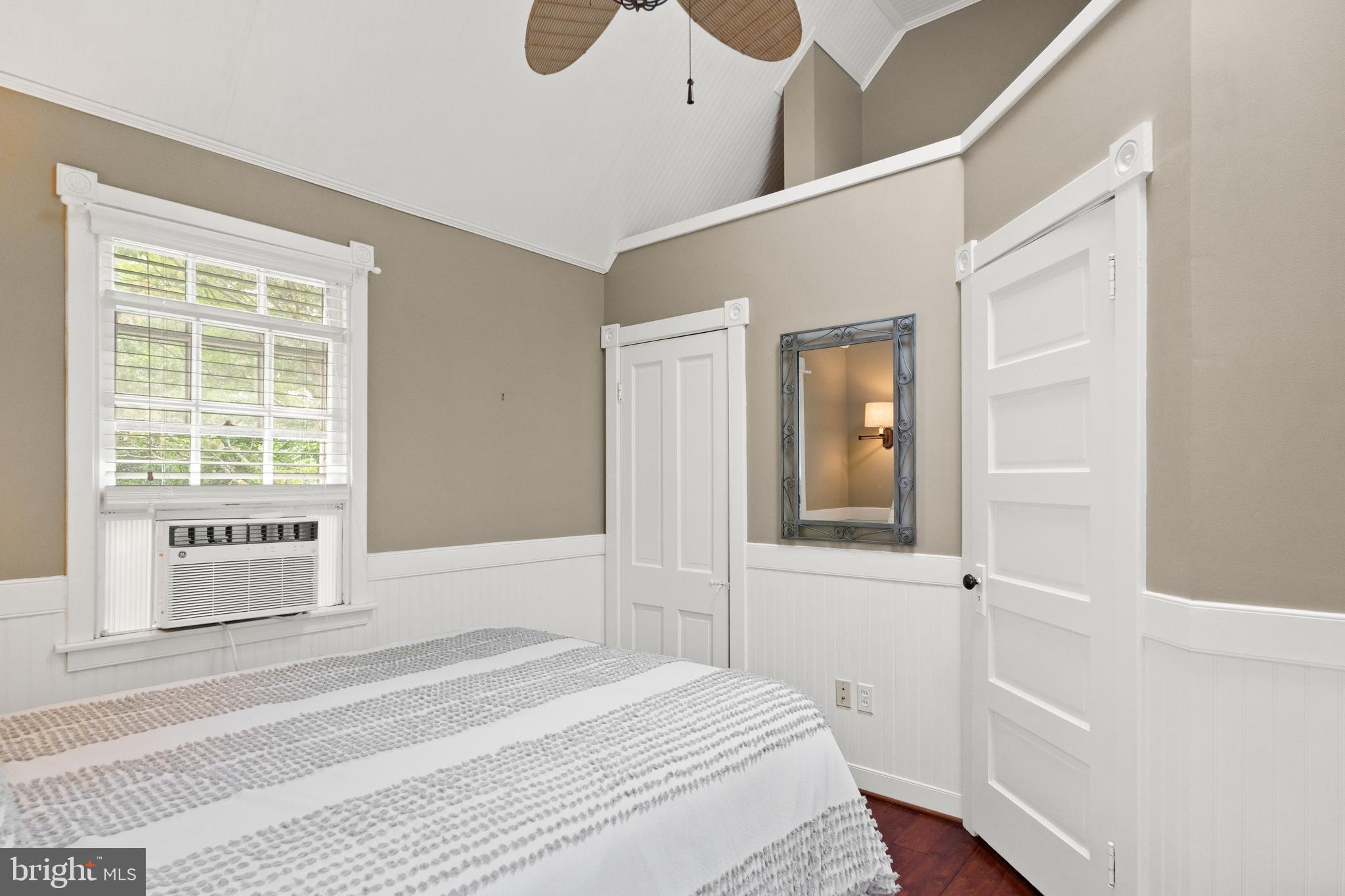 GIBSON ISLAND - Residential