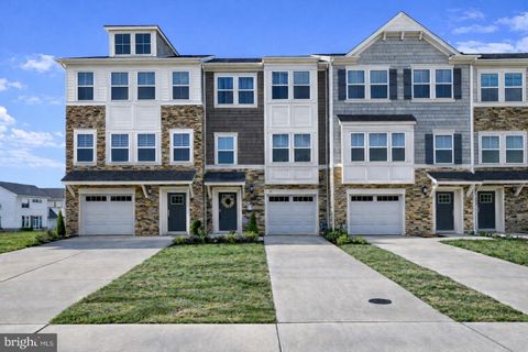 Photo of 10939 Drummond Place, WHITE PLAINS, MD 20695 (MLS # MDCH2052566)