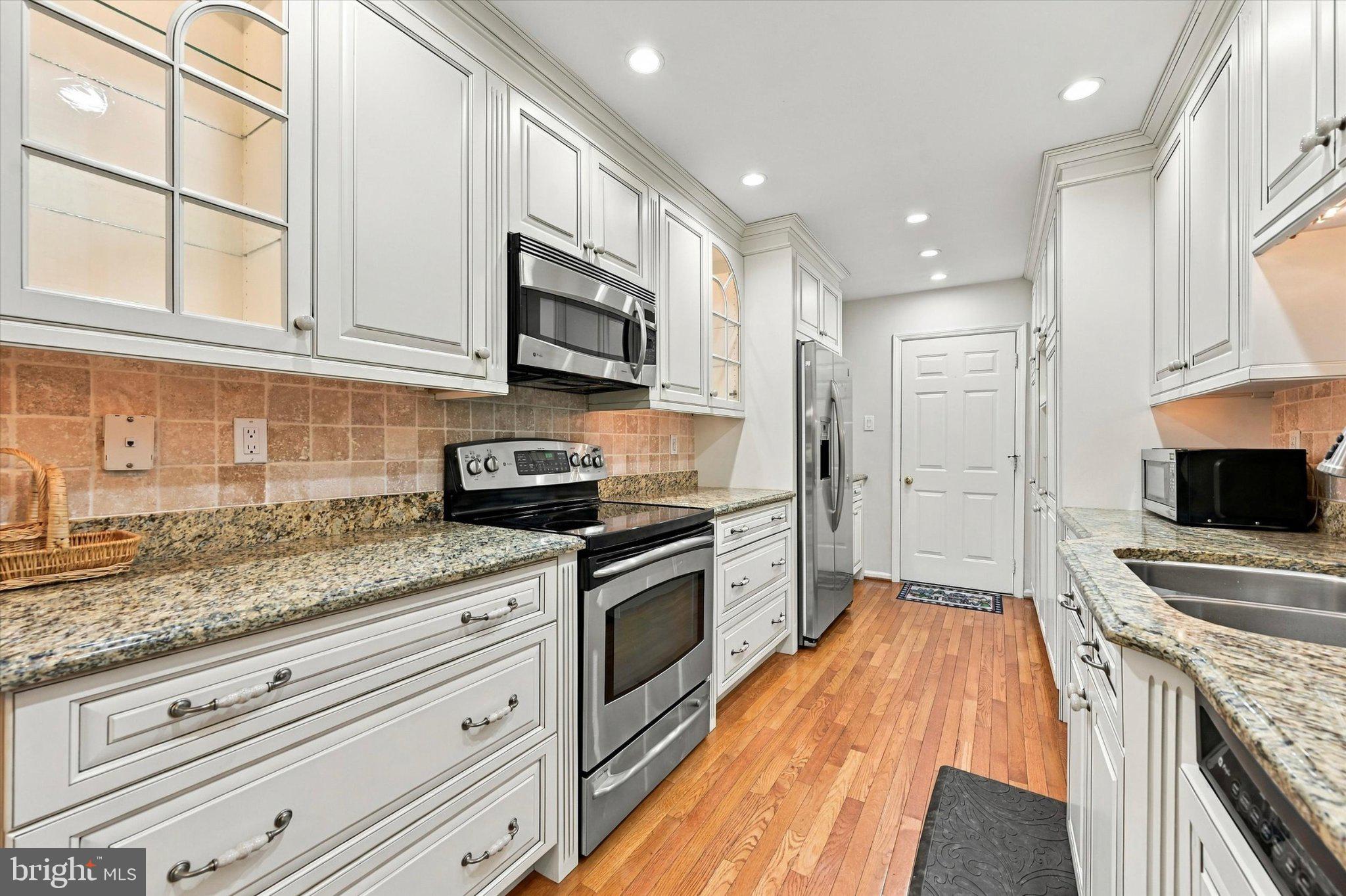 194 MANSION HOUSE DRIVE 205C