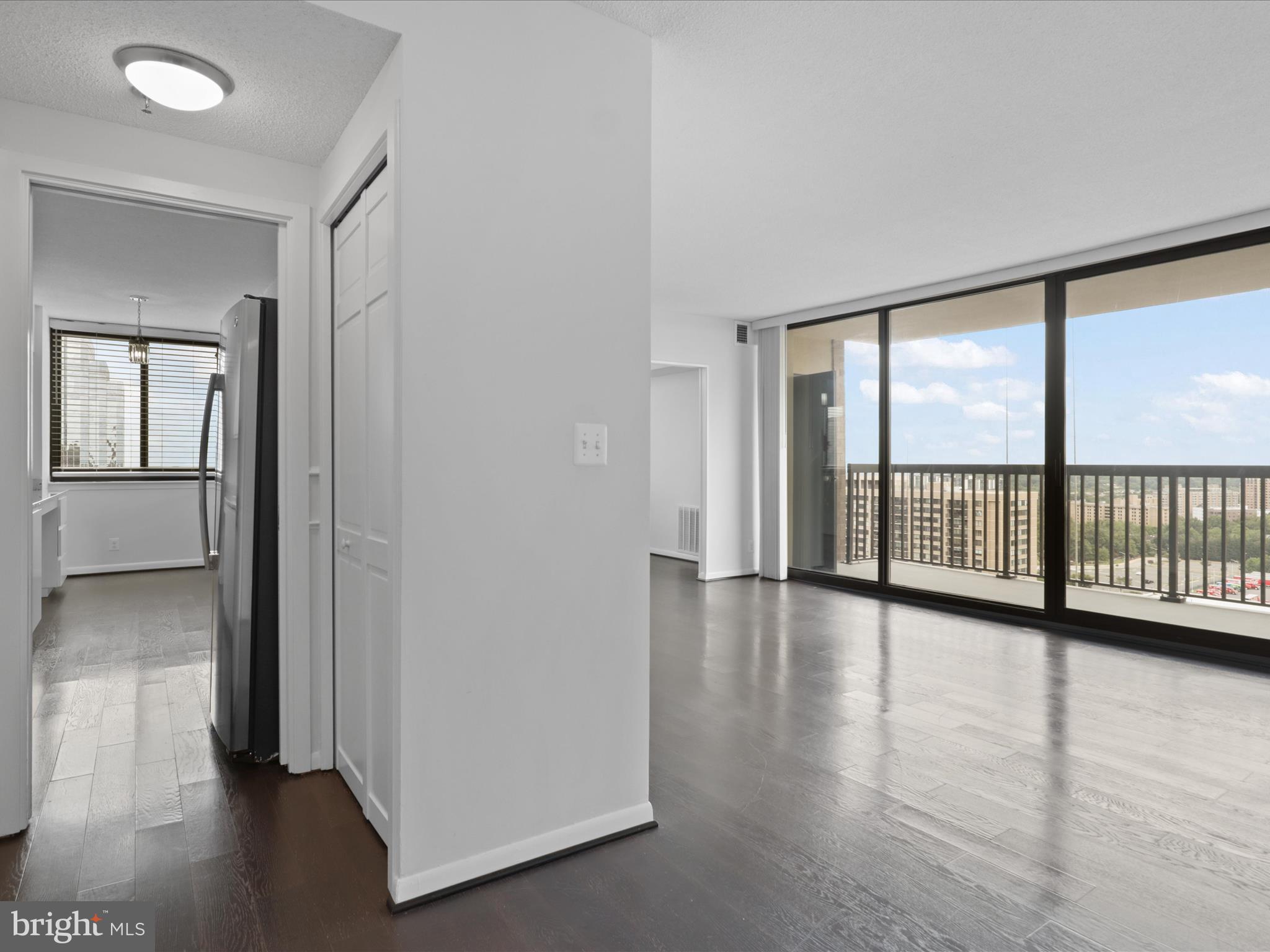 SKYLINE SQUARE CONDO - Residential