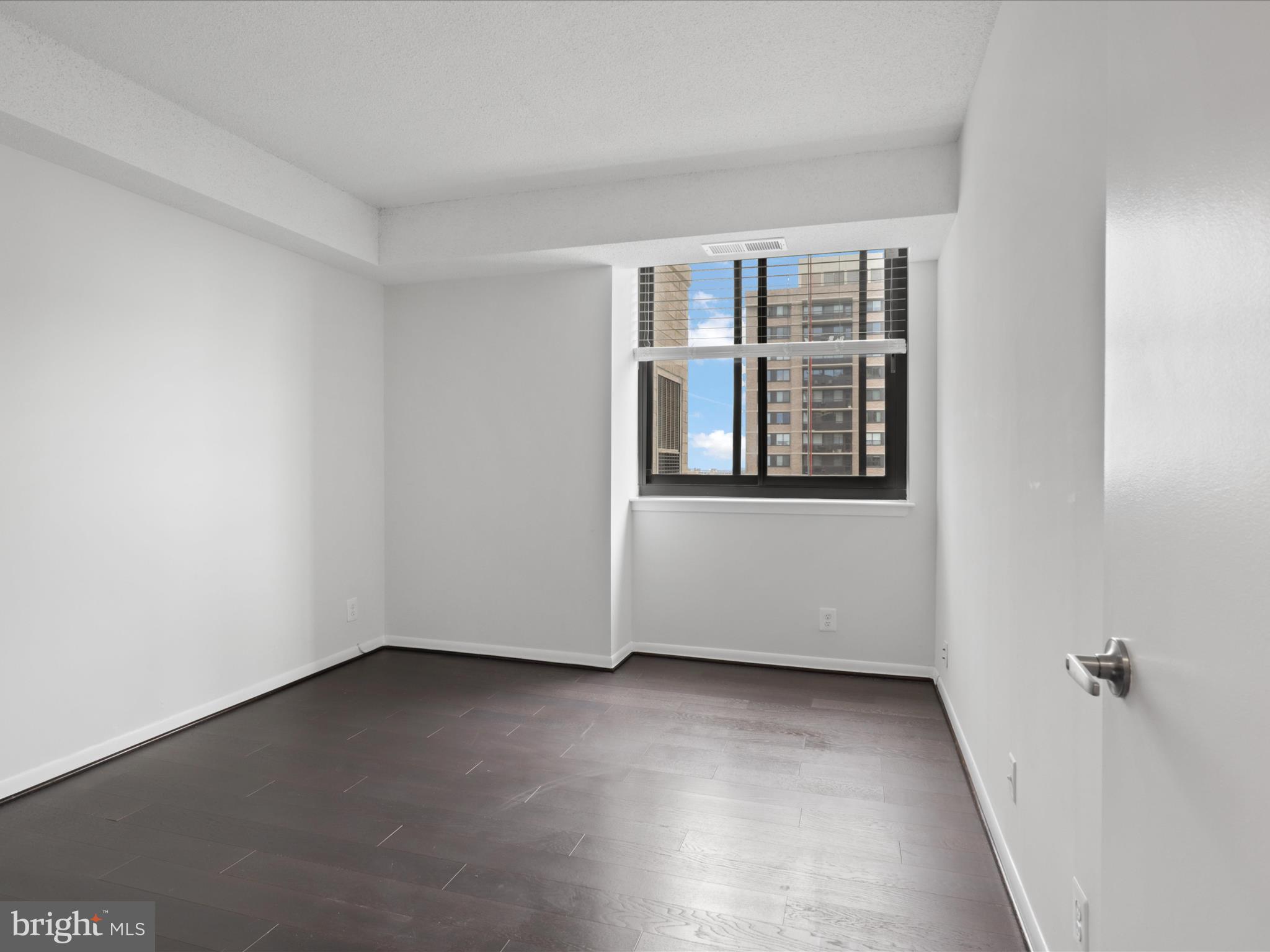 SKYLINE SQUARE CONDO - Residential