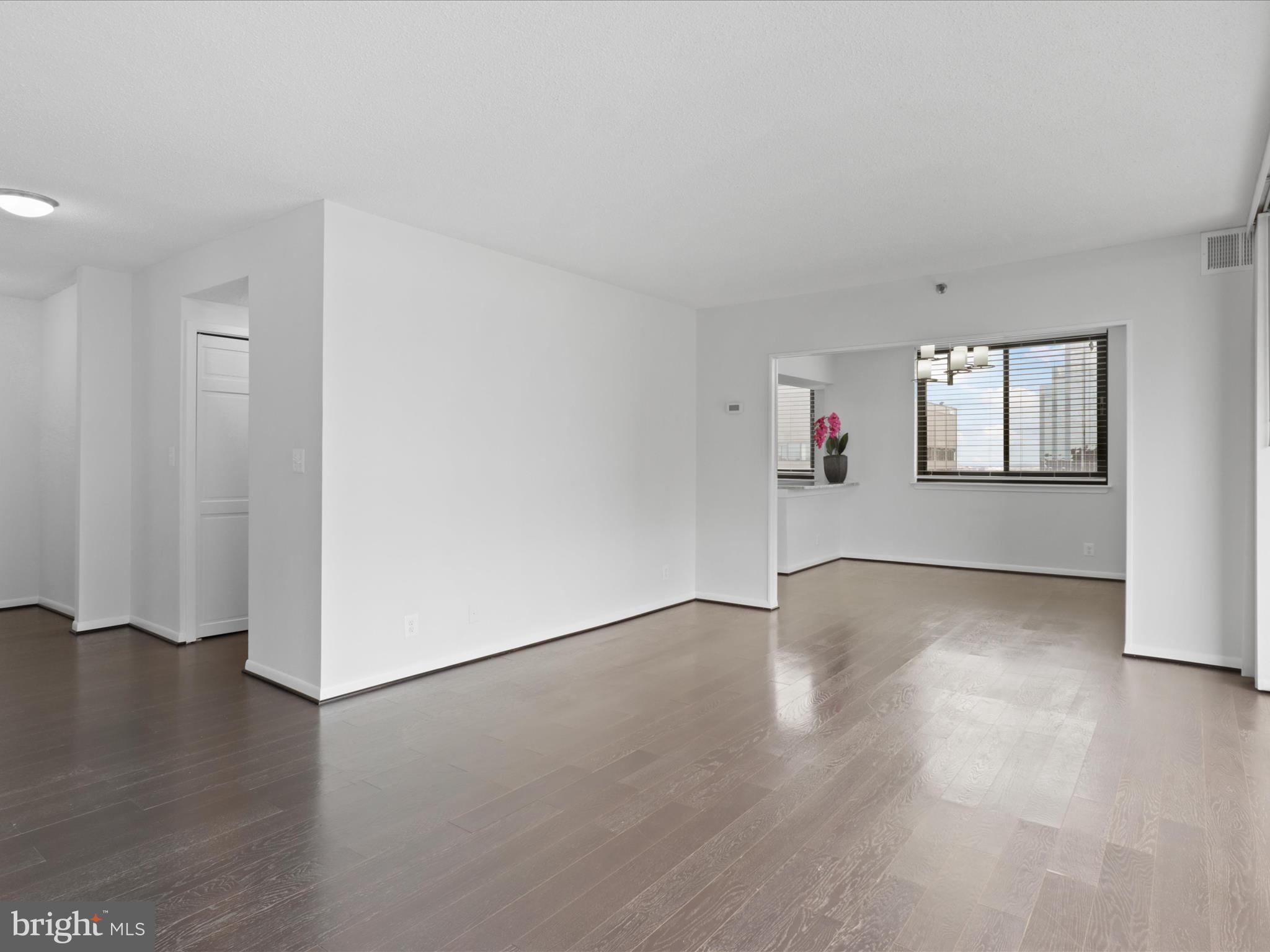 SKYLINE SQUARE CONDO - Residential