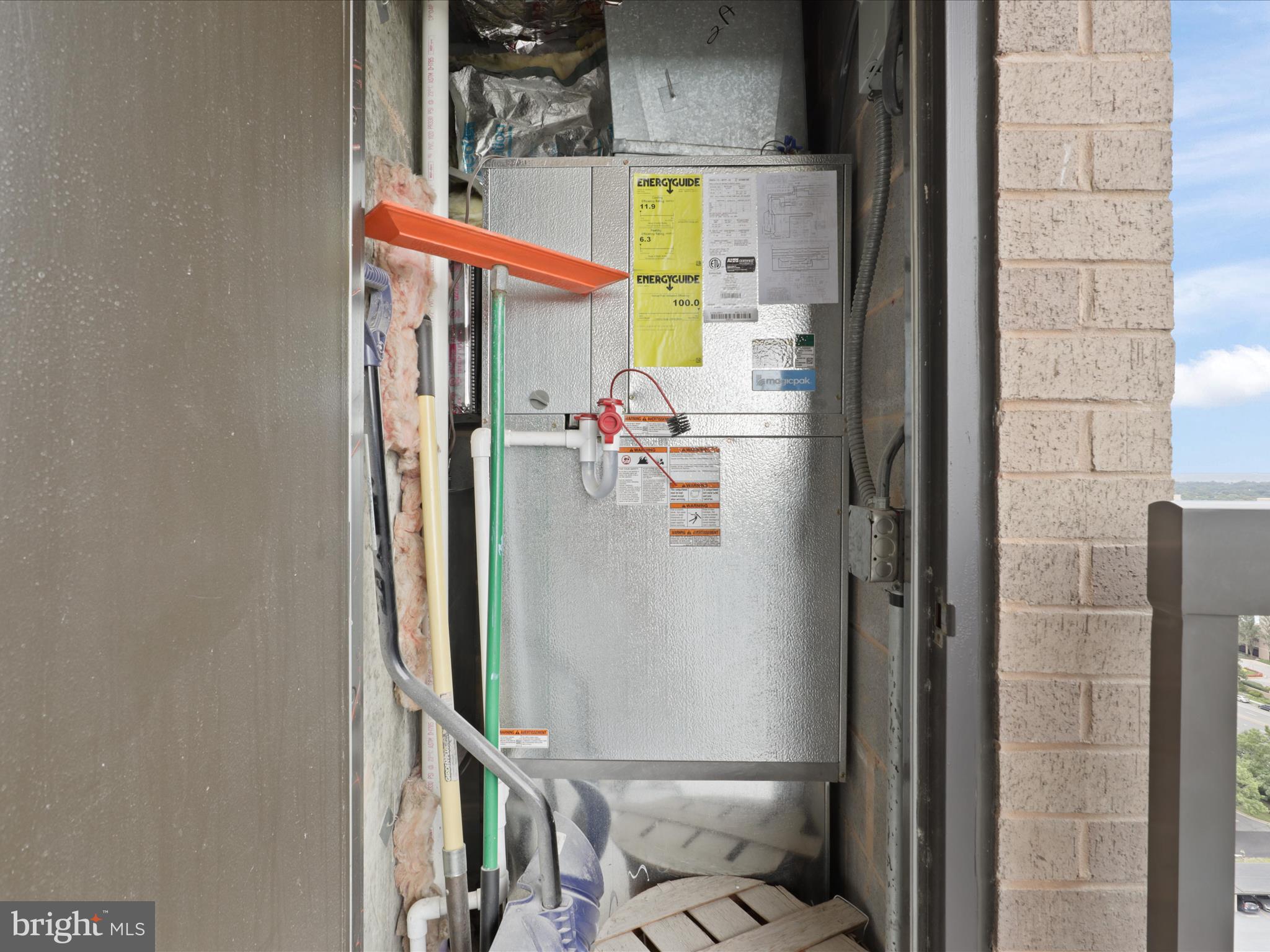 SKYLINE SQUARE CONDO - Residential