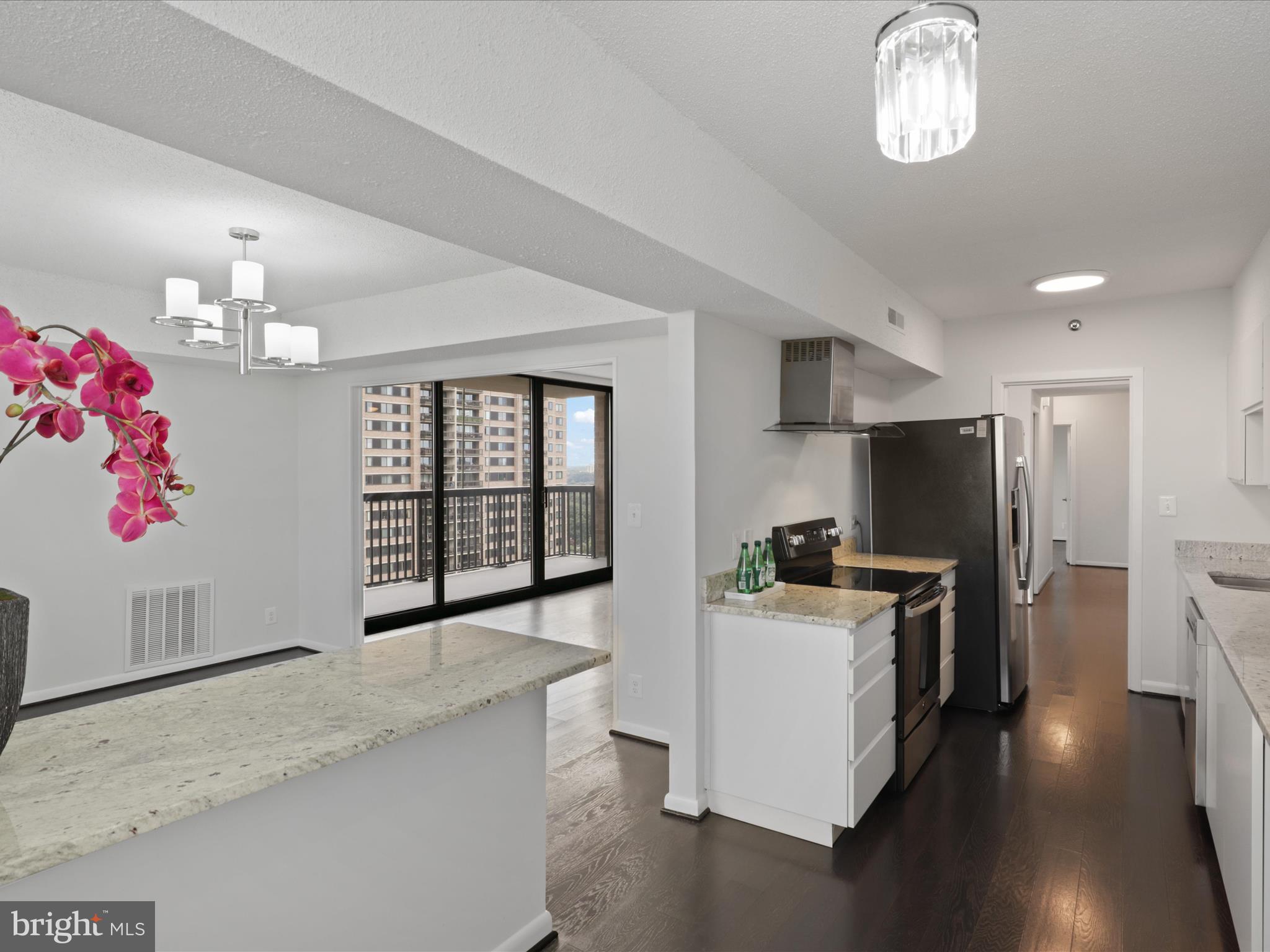 SKYLINE SQUARE CONDO - Residential