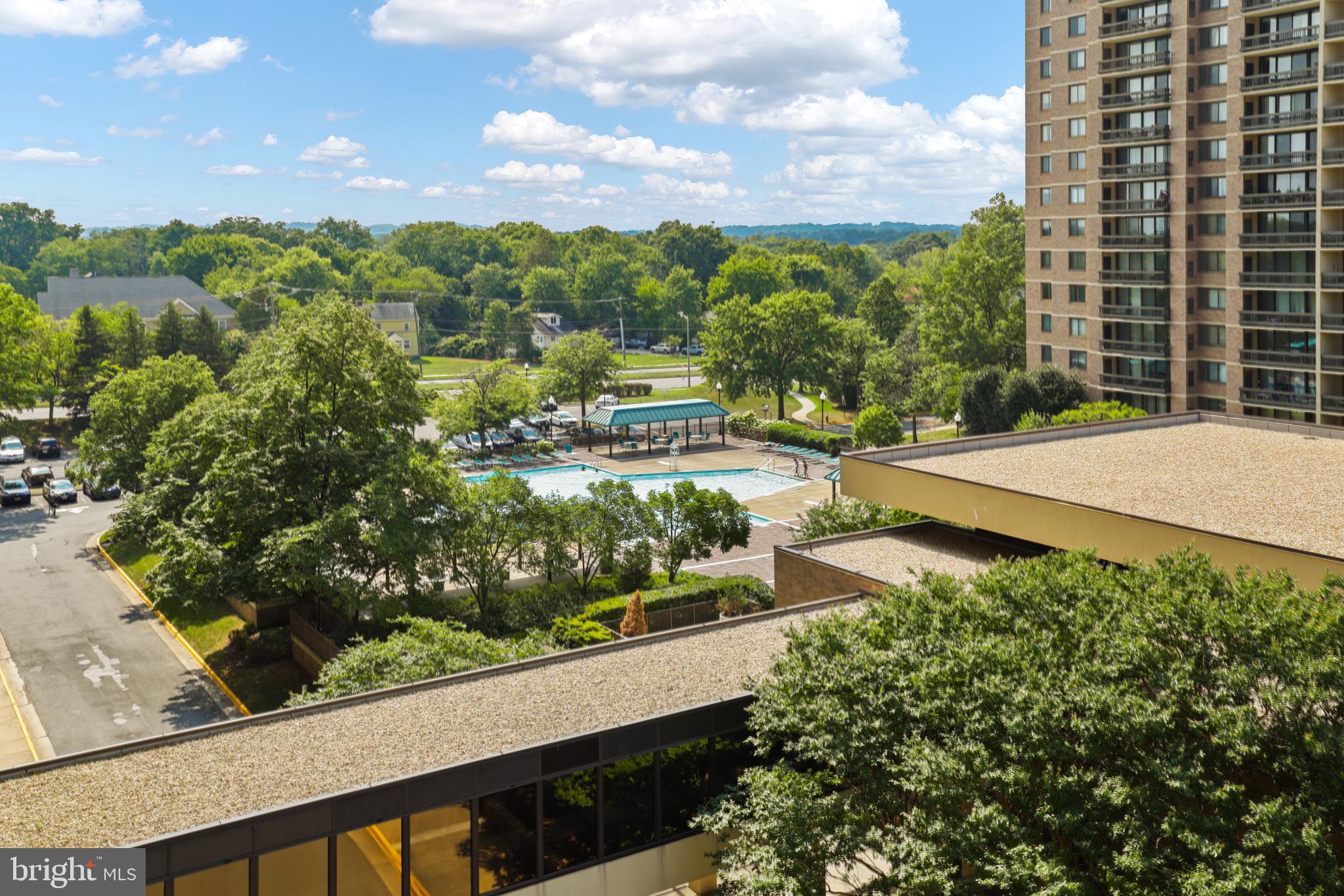 SKYLINE SQUARE CONDO - Residential