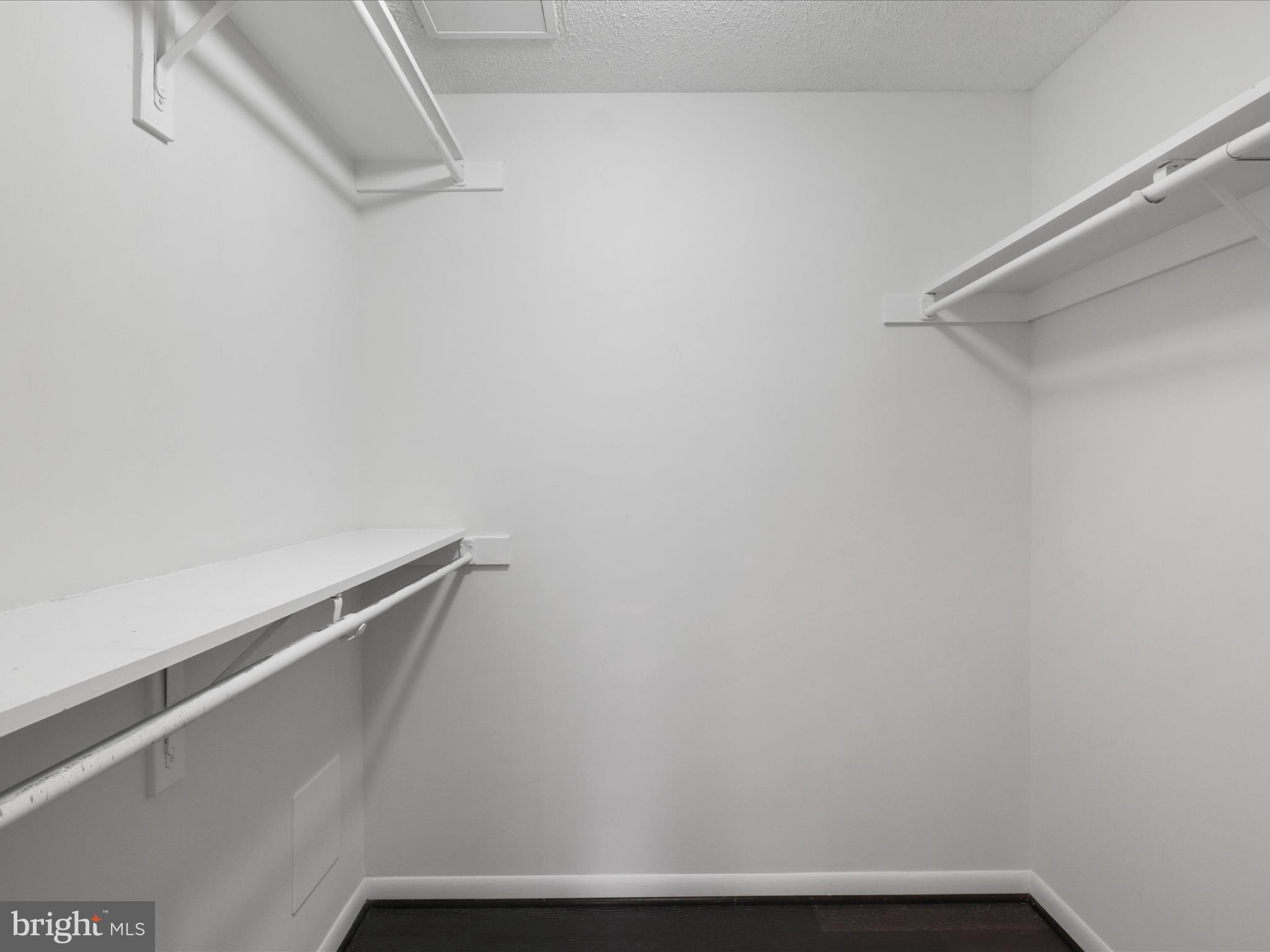 SKYLINE SQUARE CONDO - Residential