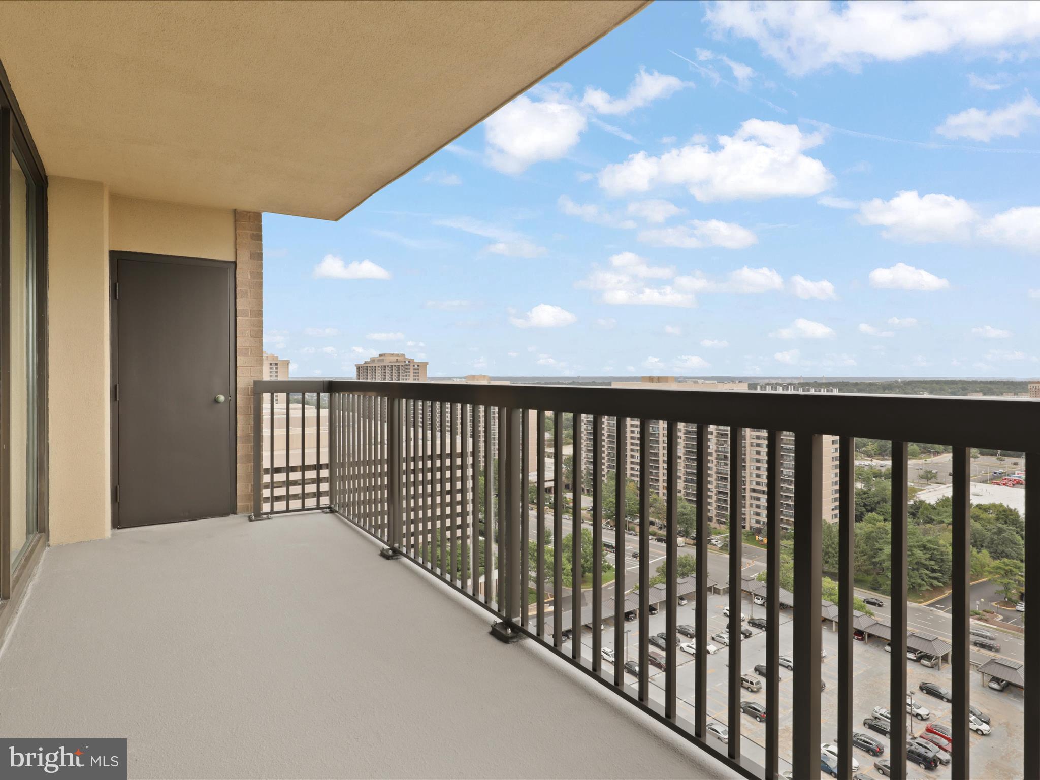 SKYLINE SQUARE CONDO - Residential