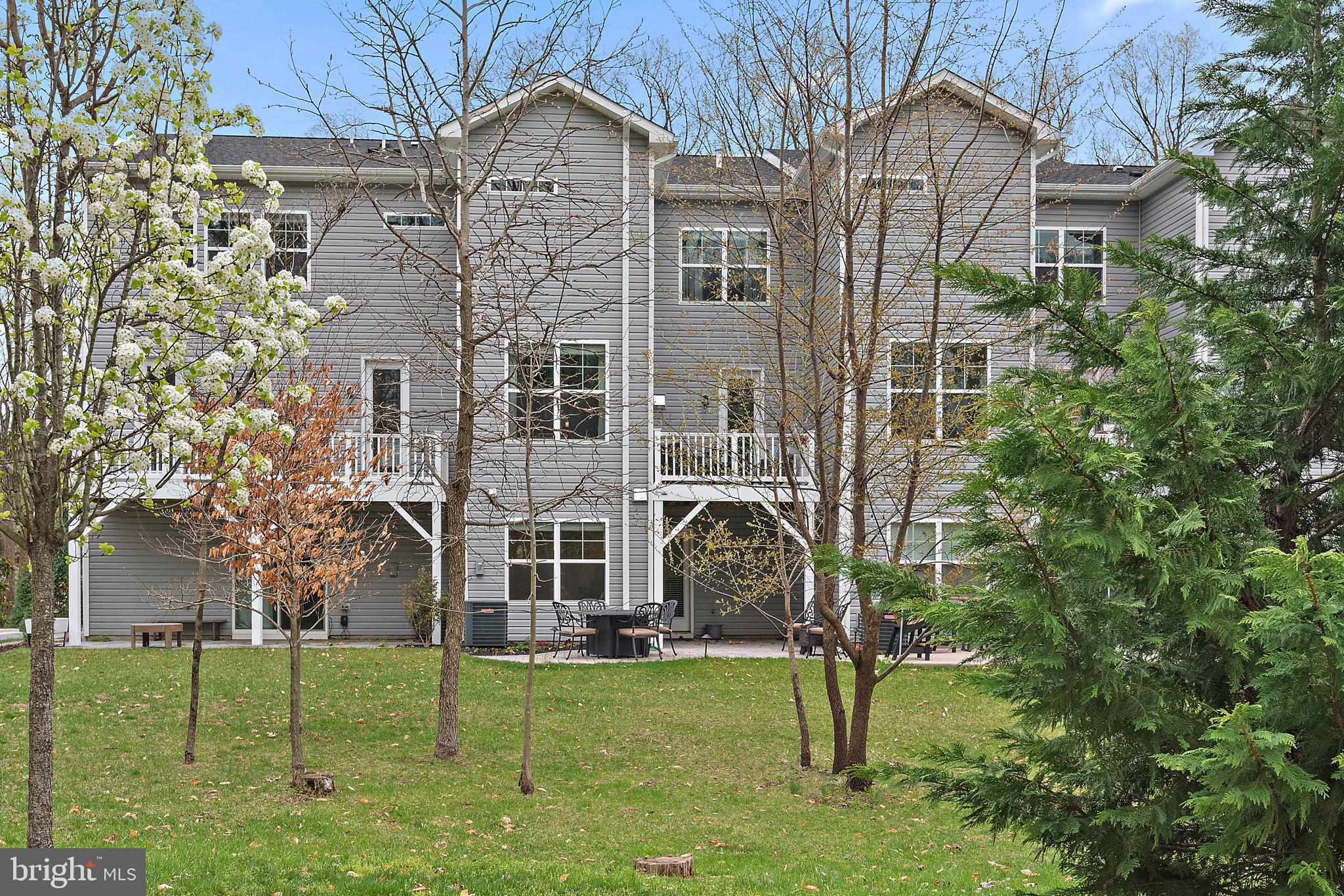84 SHADBUSH WAY