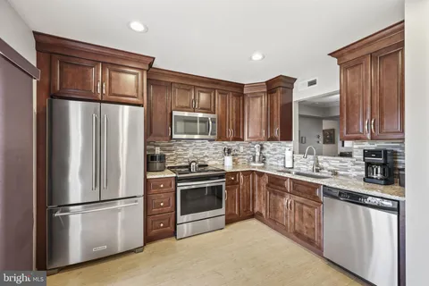 631 Madison Drive, Monroe Township, NJ MLS: NJMX2010814