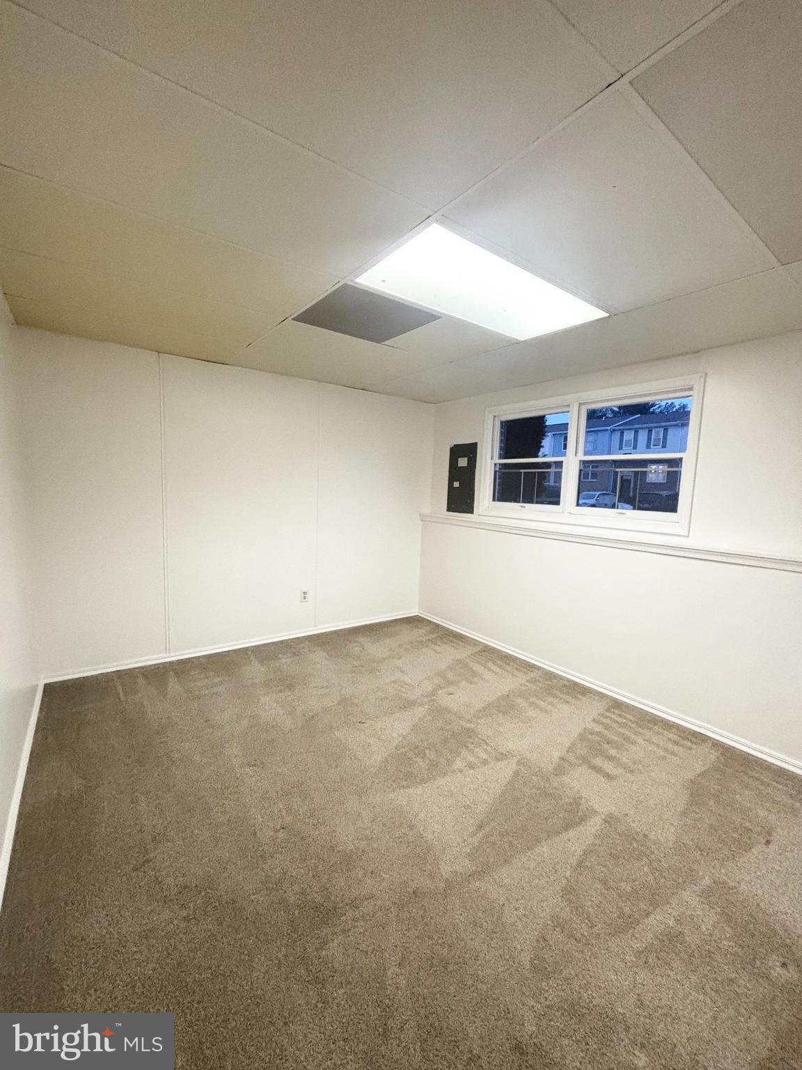 BRIGHT OAKS - Residential Lease