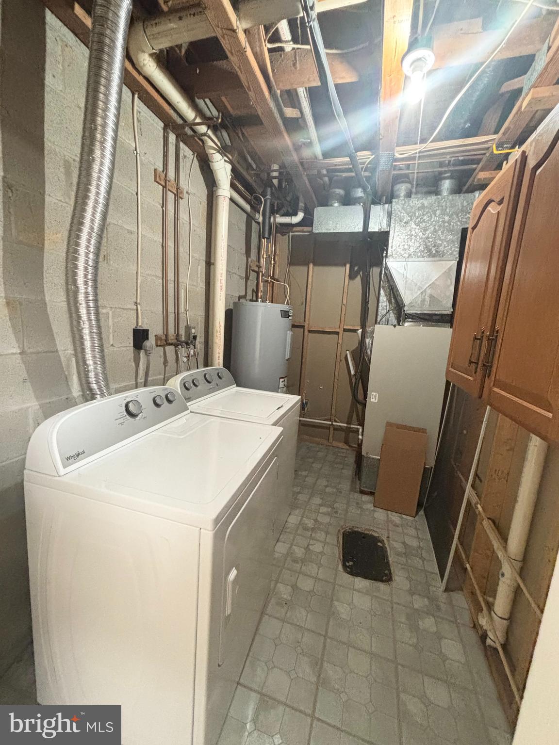 BRIGHT OAKS - Residential Lease