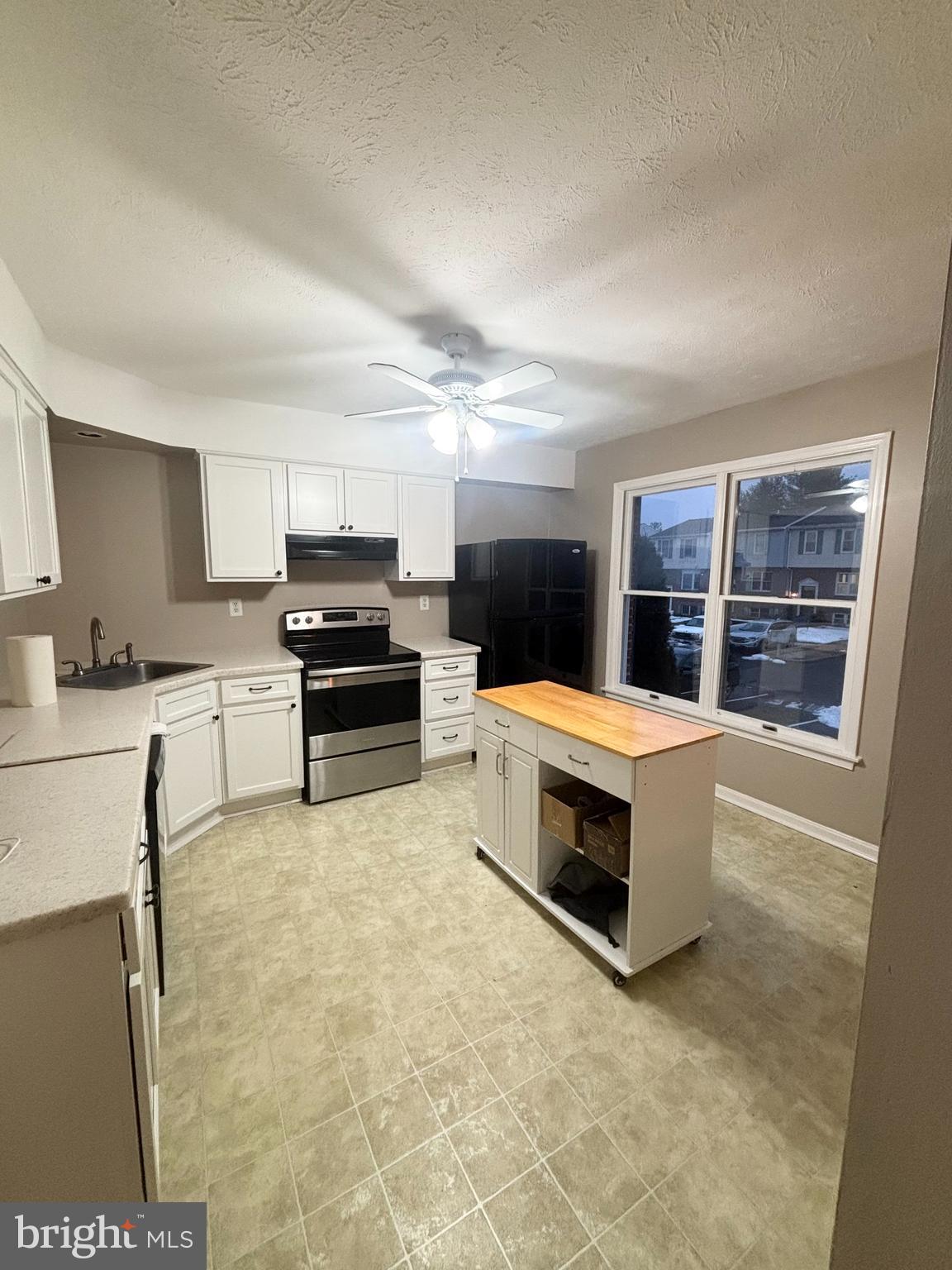 BRIGHT OAKS - Residential Lease