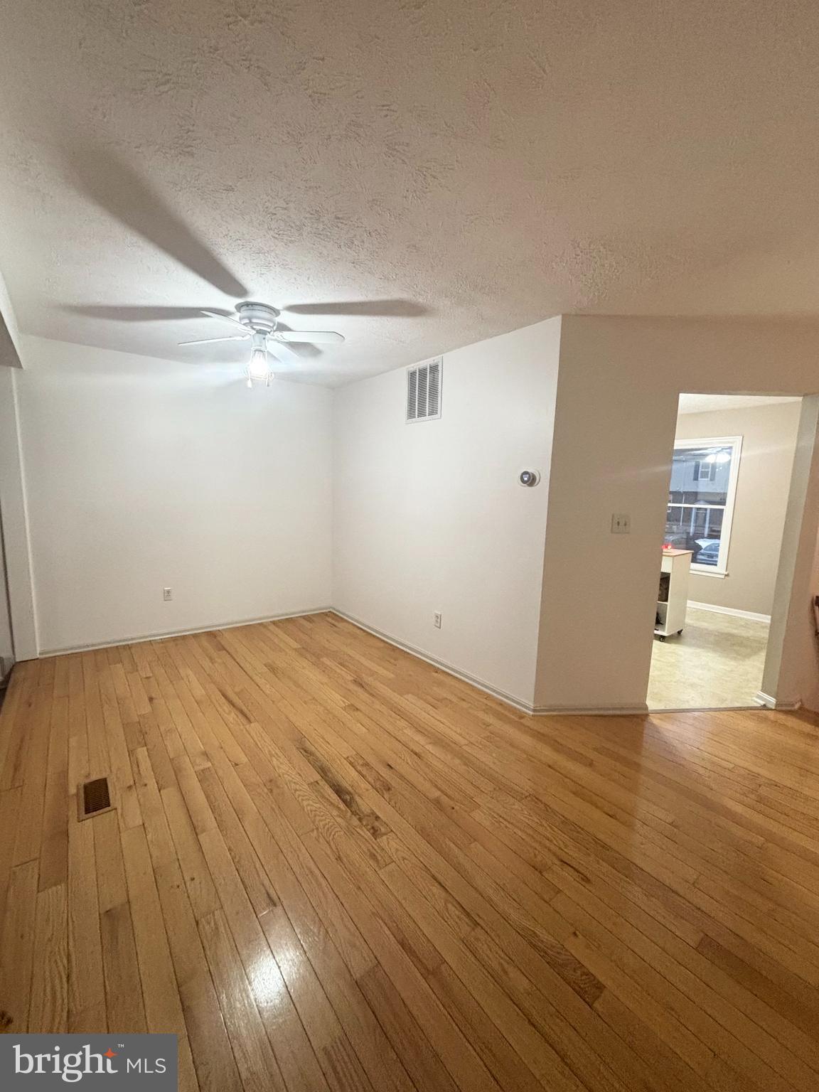 BRIGHT OAKS - Residential Lease