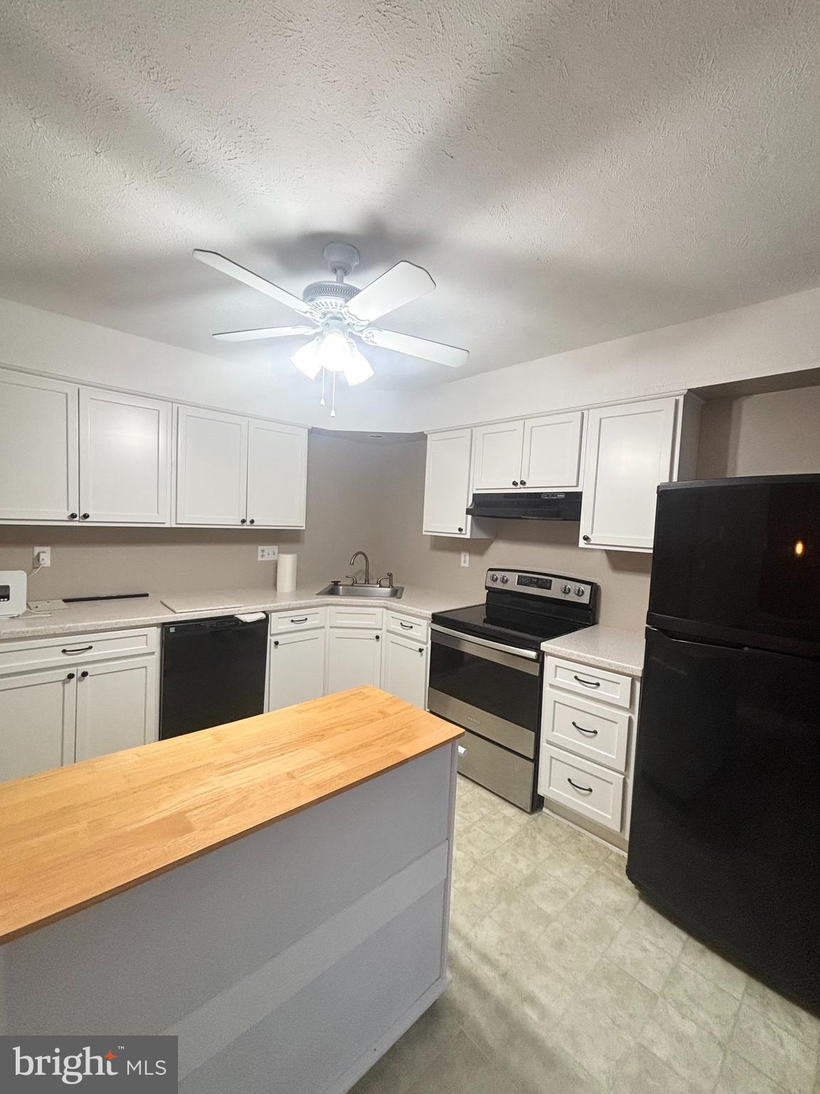 BRIGHT OAKS - Residential Lease