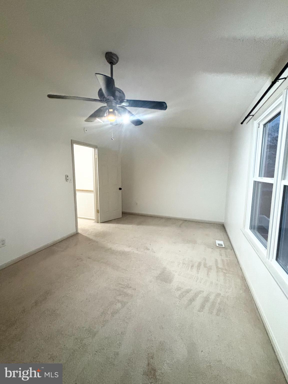 BRIGHT OAKS - Residential Lease