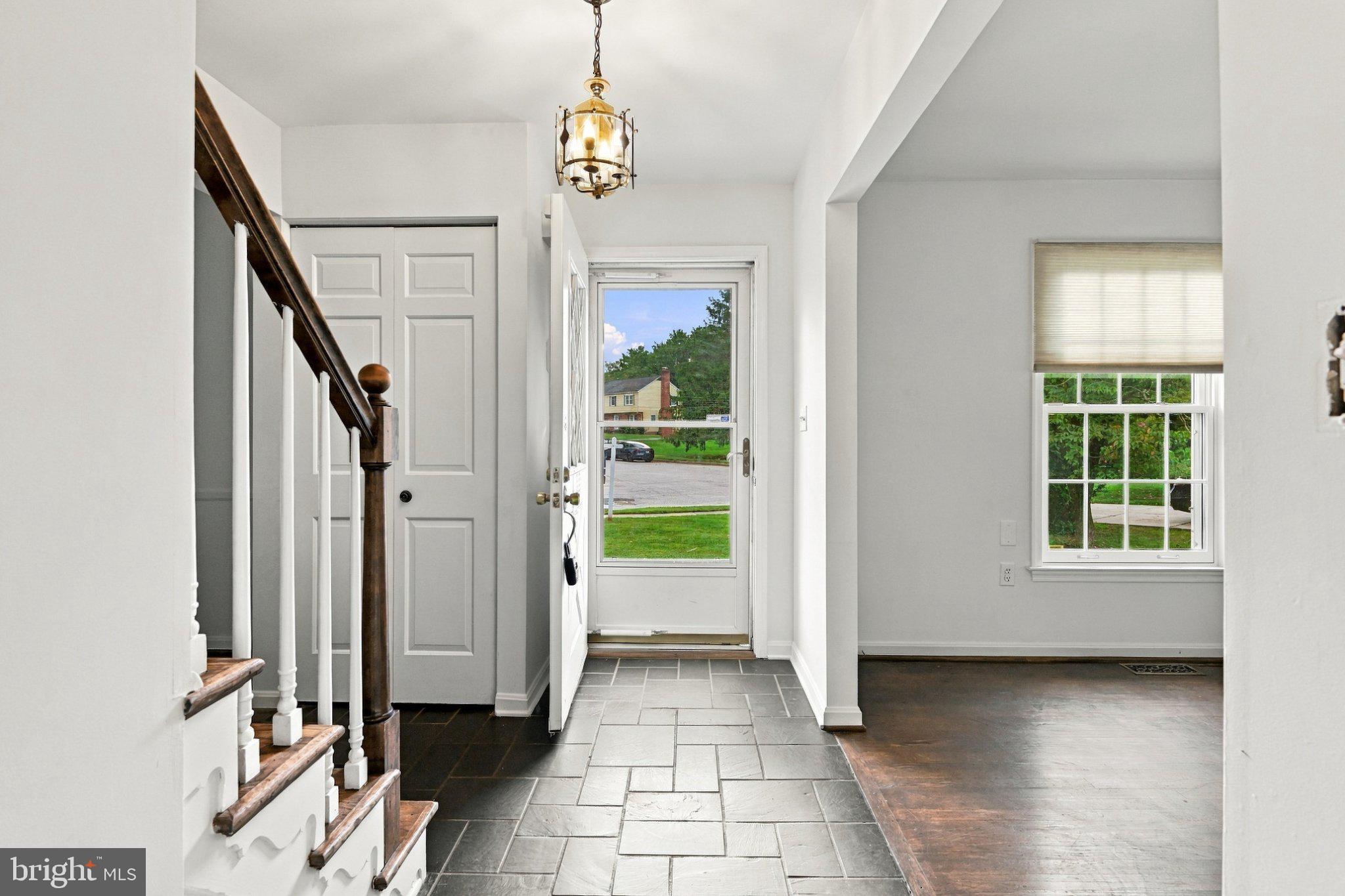 15 LOCHMOOR COURT