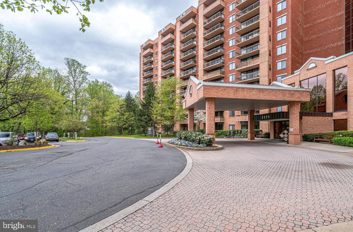 RENAISSANCE AT TYSONS - Residential