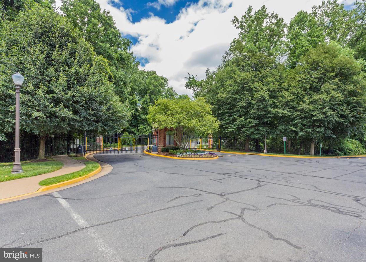 RENAISSANCE AT TYSONS - Residential