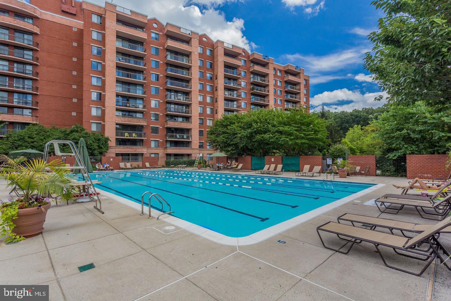 RENAISSANCE AT TYSONS - Residential